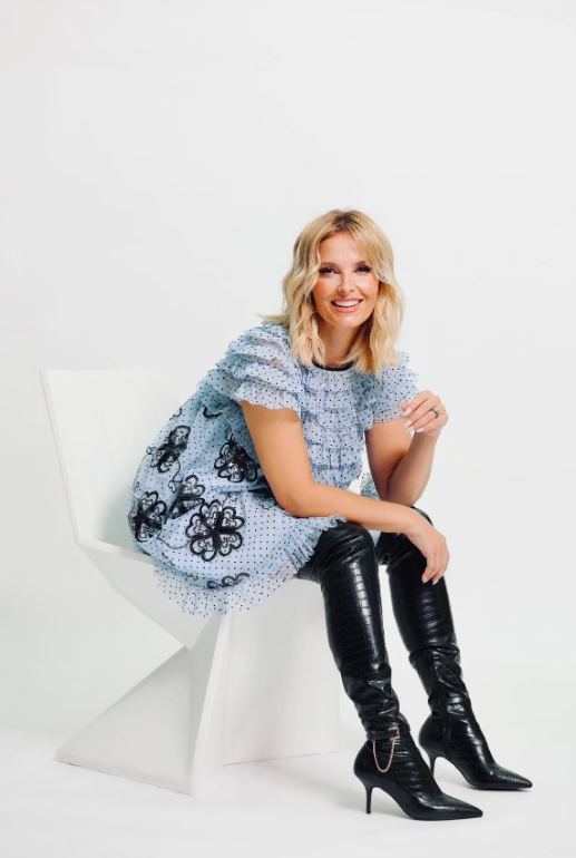 Estas botas tendência de Cristina Ferreira estão com um desconto de 70€