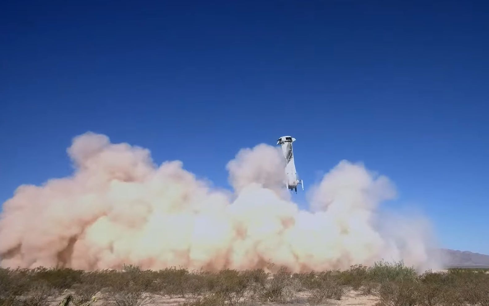 Blue Origin volta a transportar pessoas até ao espaço depois de quase dois anos parada