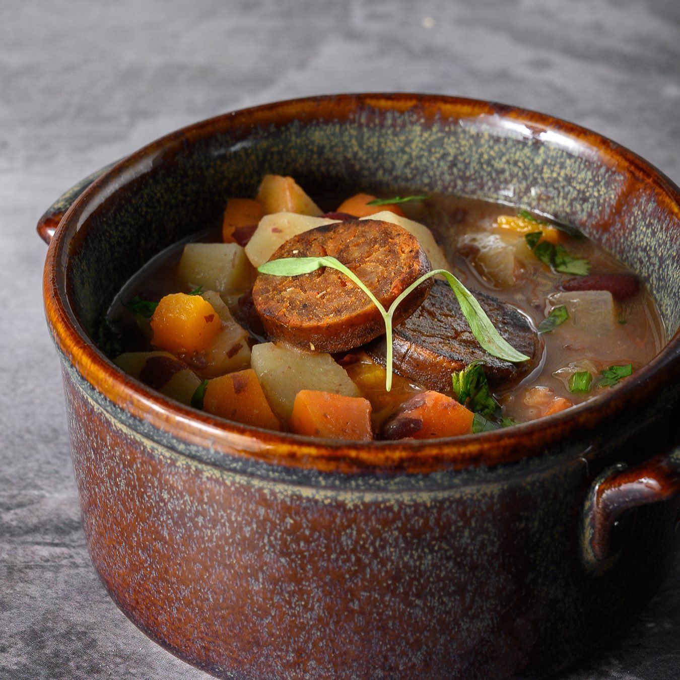 Sopa da pedra não combina com comida vegan? A Minha Avó diz que é o casamento perfeito