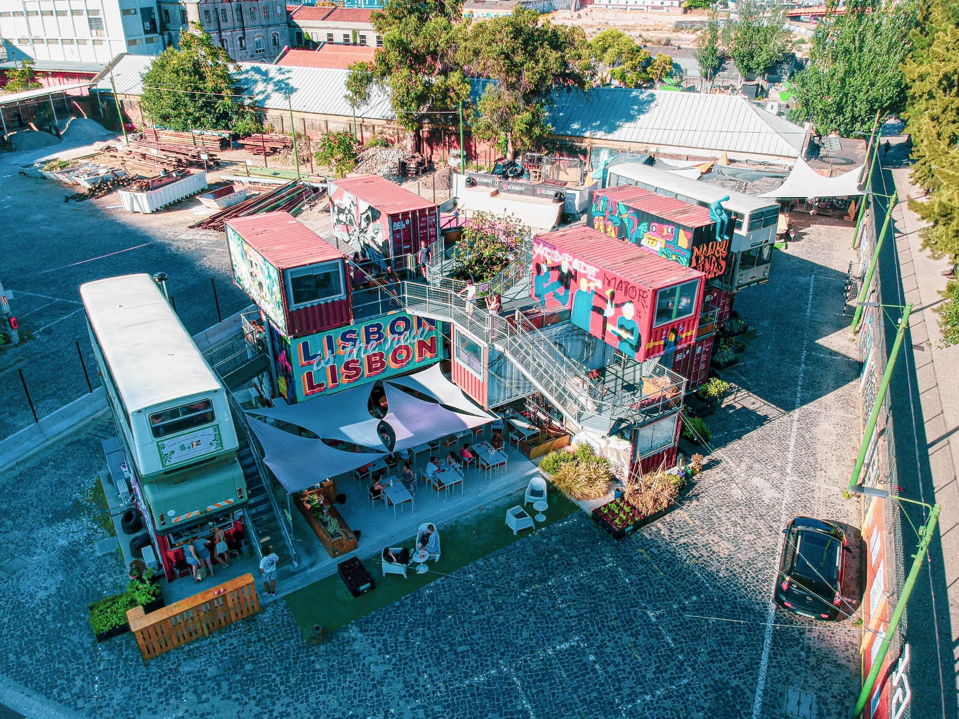 Restaurante do Village Underground mudou — agora tem hambúrgueres, cocktails e DJ