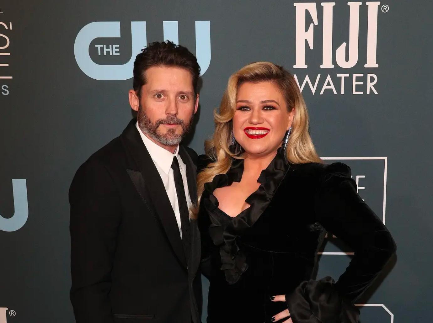 Ex-marido de Kelly Clarkson morre aos 48 anos. Brandon Blackstock estava há 3 anos a lutar contra um cancro