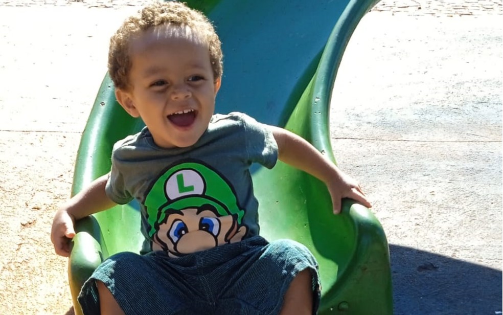 Menino de 2 anos morre após cirurgia para retirar grão de milho do nariz. Equipa médica acusada