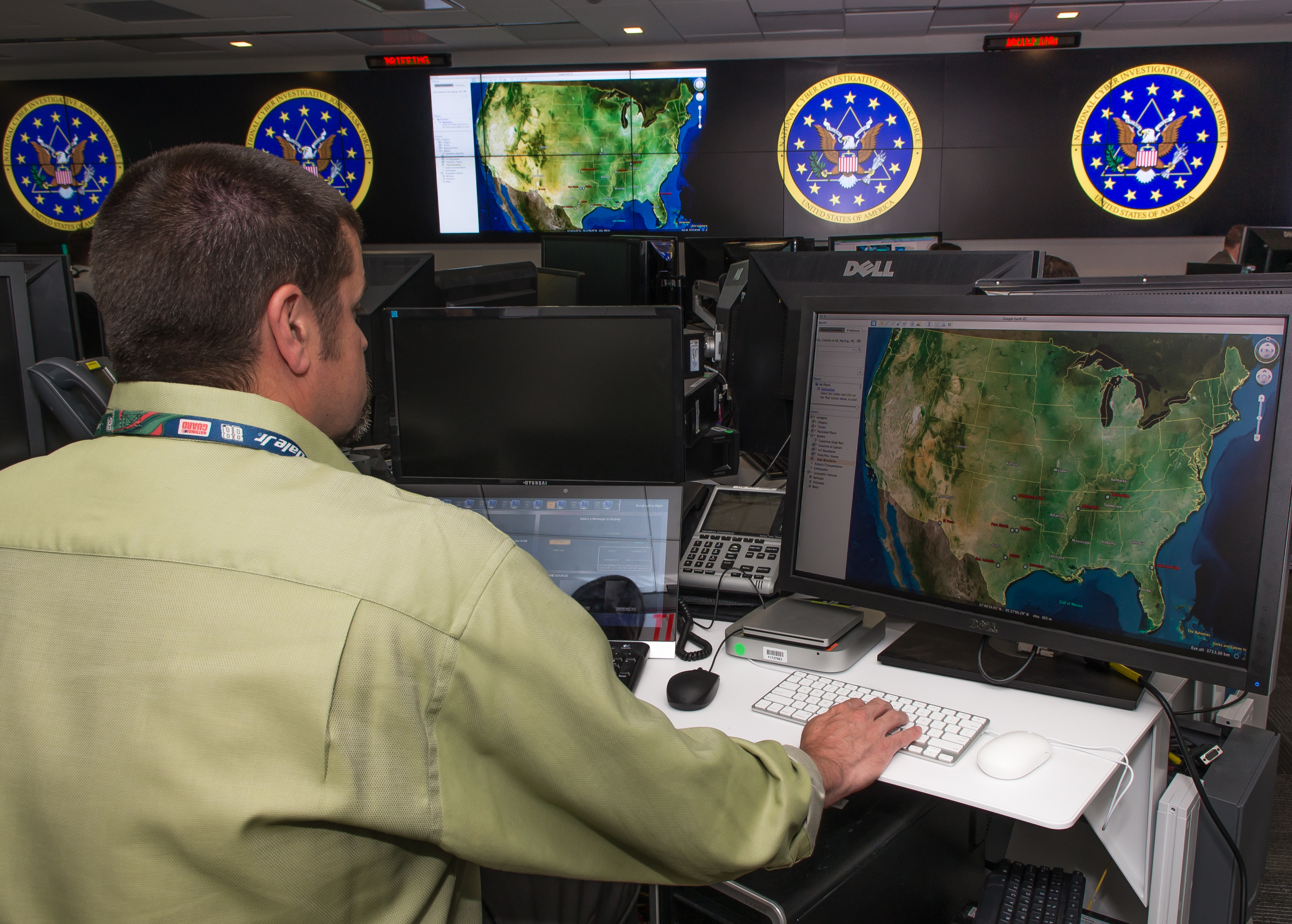 Hackers responsáveis pela botnet Mirai estão a trabalhar com o FBI