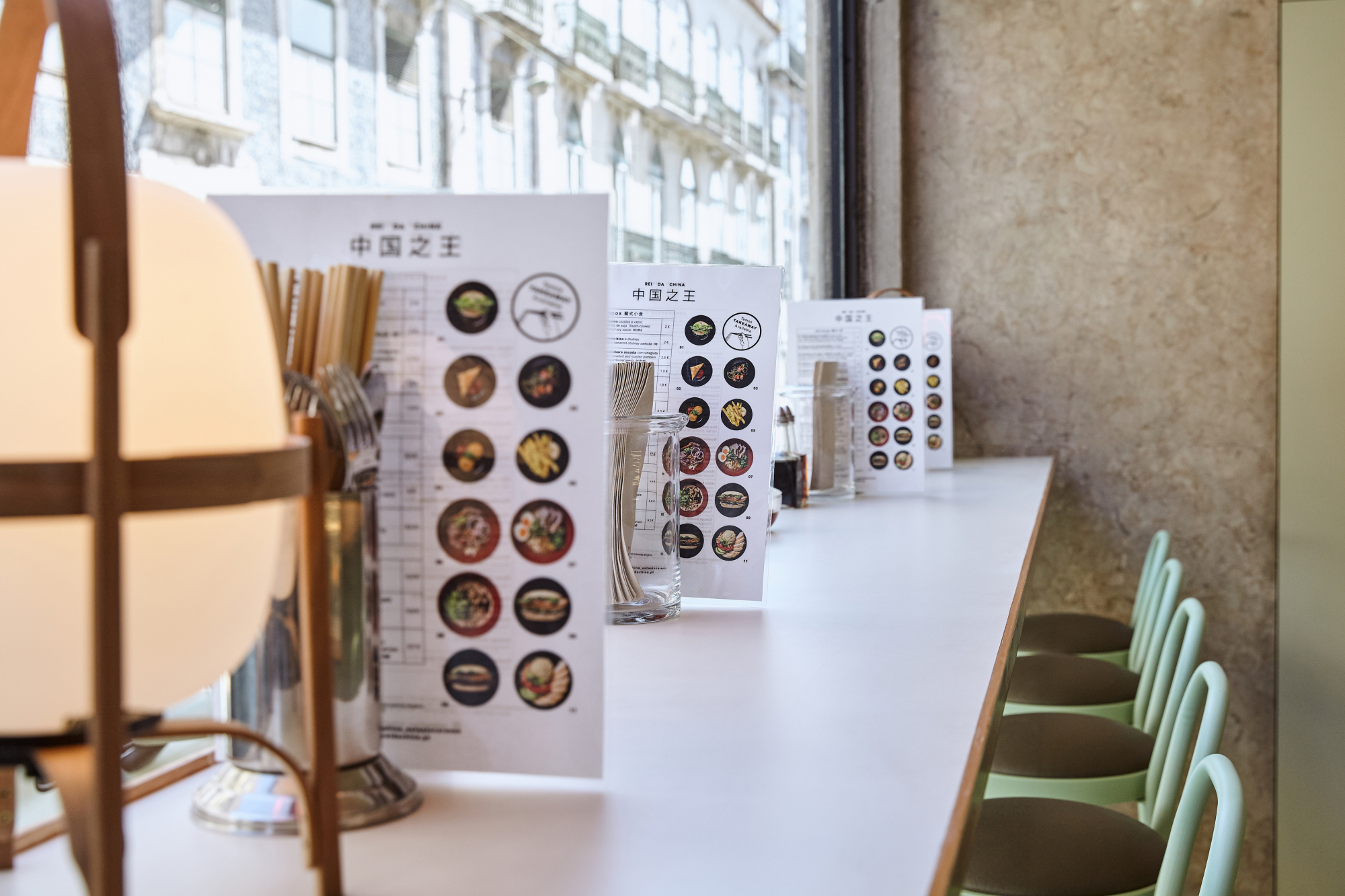Rei da China e Pizzaria Lisboa do chef Avillez chegam à Uber Eats