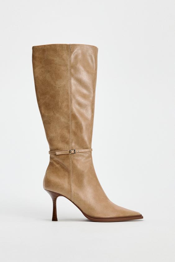 Estas botas da Zara são um sonho de outono. Não chegam aos 70€ e estão a esgotar
