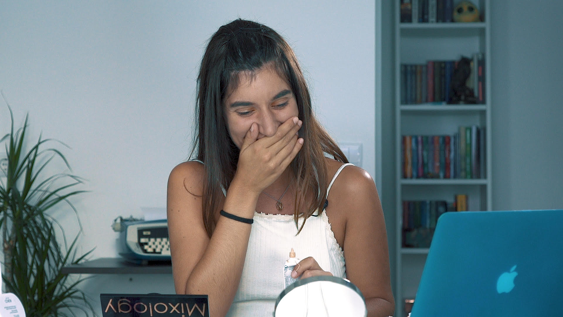 Tentámos seguir um tutorial de maquilhagem da Kylie Jenner e o resultado foi desastroso