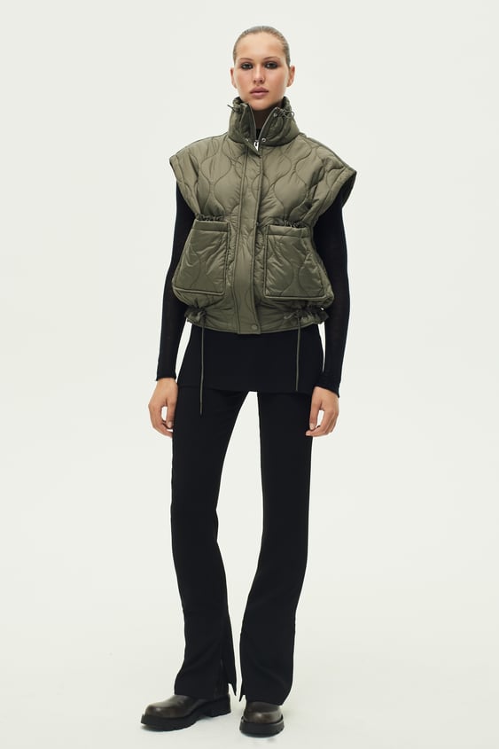 25 coletes impermeáveis cheios de pinta para se proteger da chuva sem passar calor (desde 19,99€)