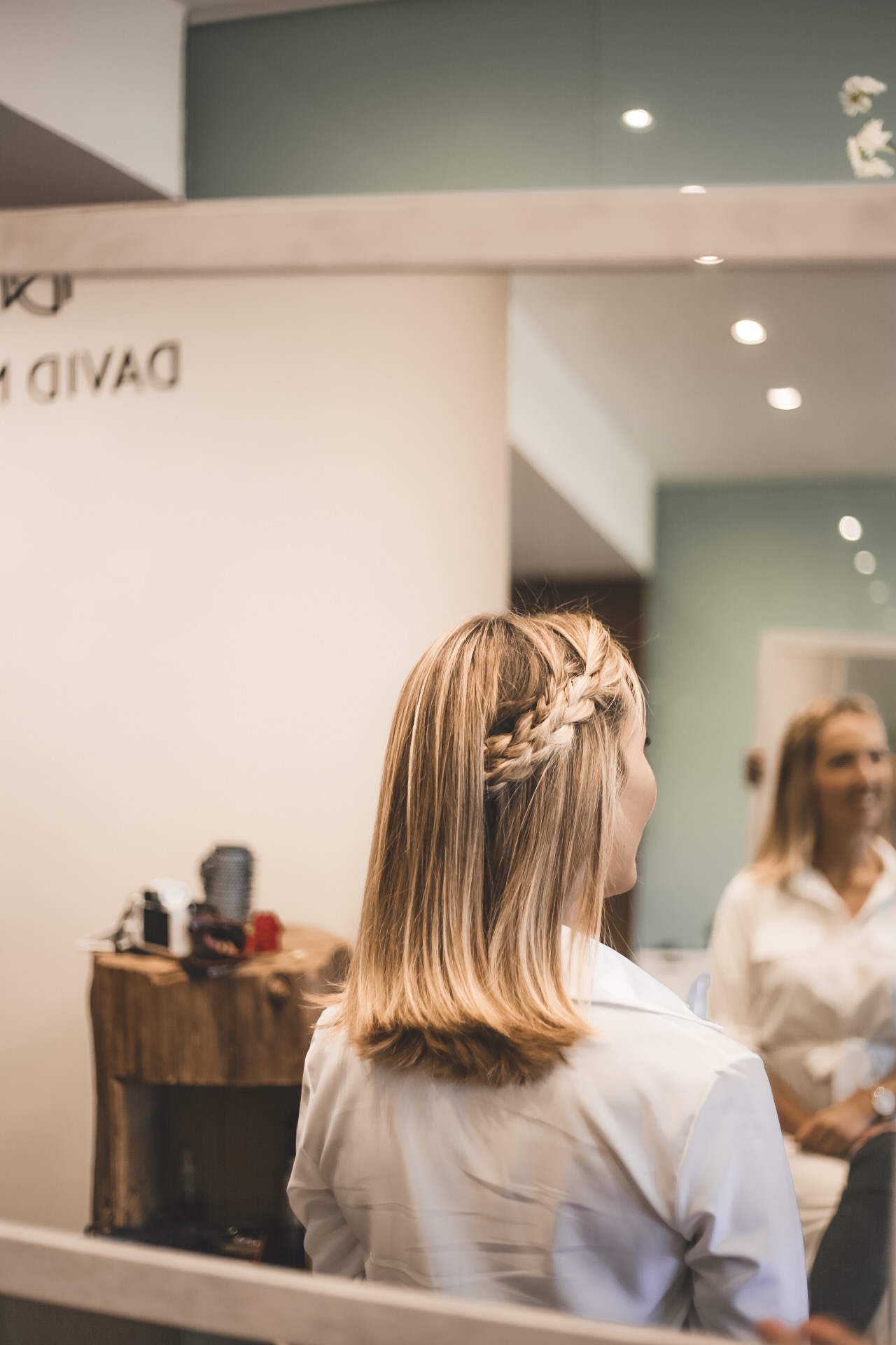 Sugestão de penteado: um semi apanhado com tranças