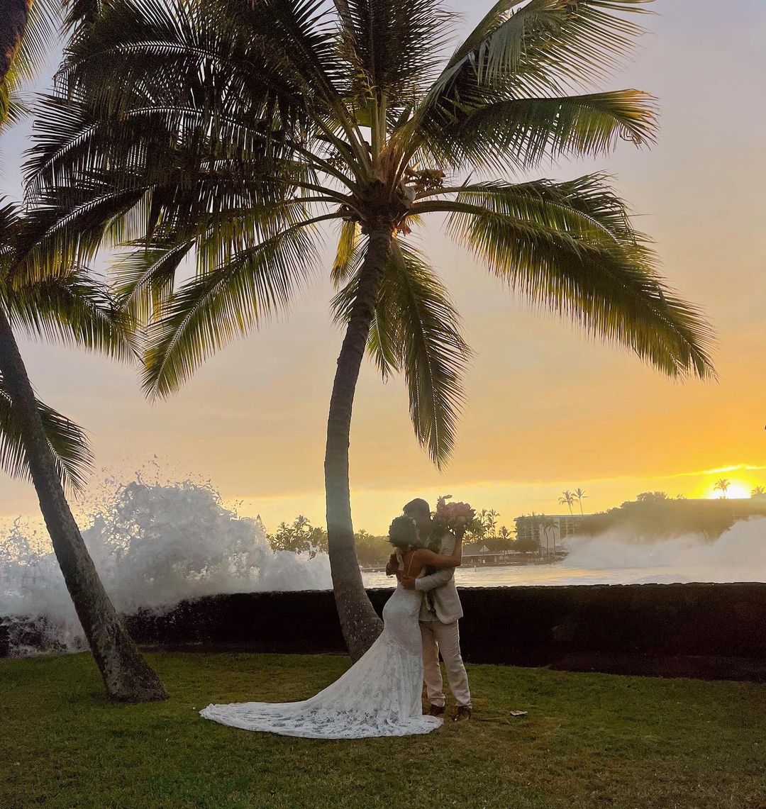 Ondas gigantes entram (sem convite) numa festa de casamento no Havai. Veja o vídeo