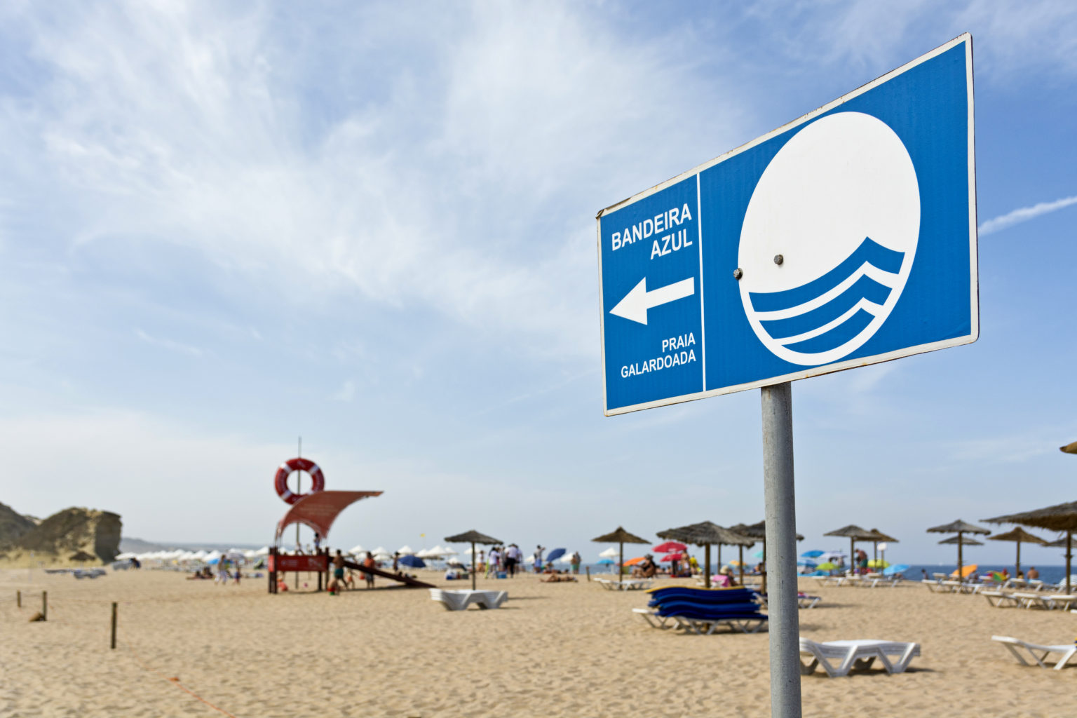 Este ano há 372 praias galardoadas com bandeira azul — e 87 ficam no Algarve