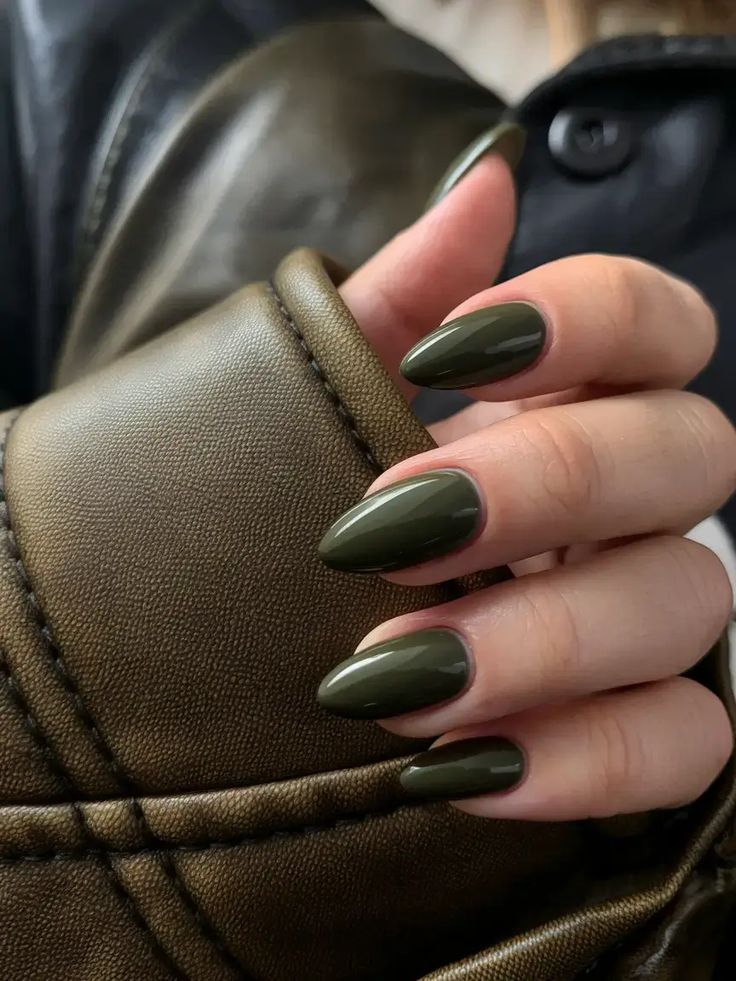 Estas são as cores que vão bombar nas manicures de inverno. Inspire-se com estas 25 fotos