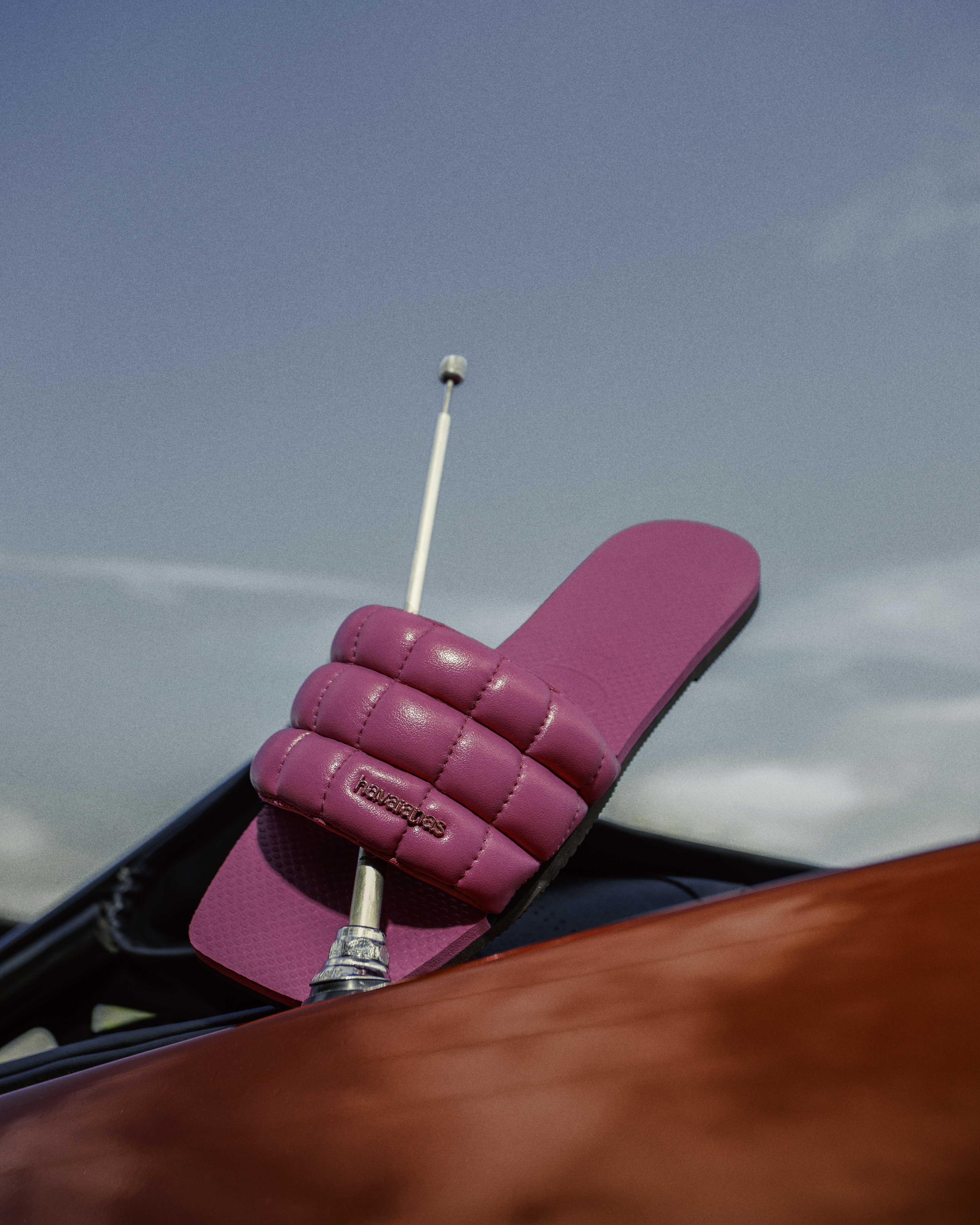 Precisamos já desta novidade da Havaianas para completar todos os visuais de verão e mais alguns