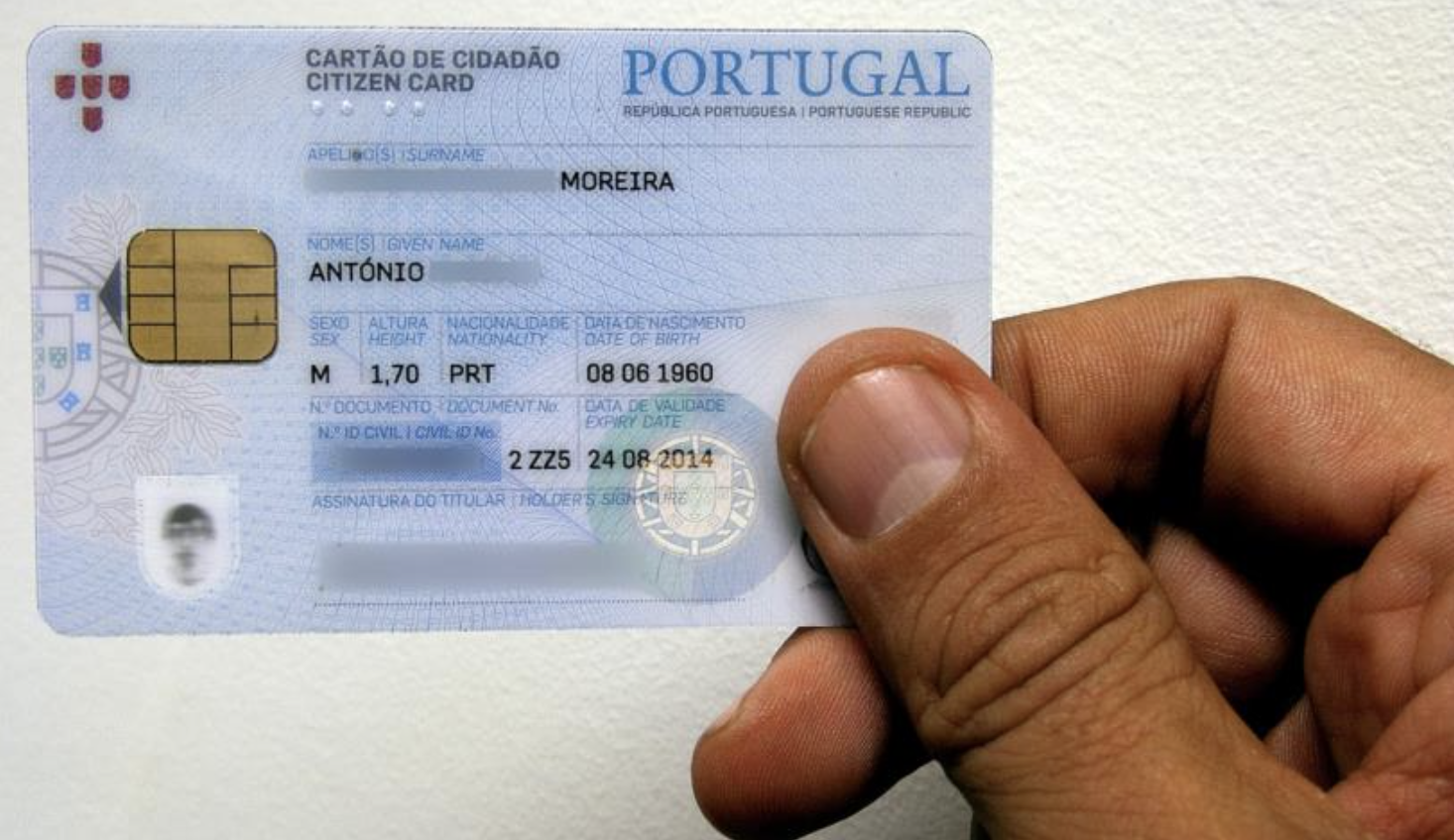 Novo Cartão do Cidadão vai ser contactless e pode funcionar como passe ou bilhete para os transportes
