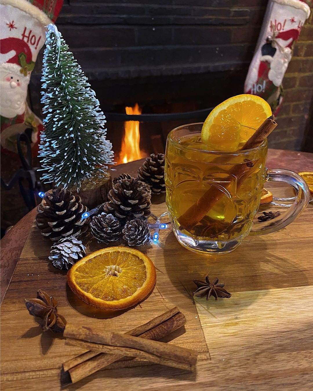 Era capaz de passar uma refeição sem telemóvel? Este pub oferece 50% da conta a quem conseguir