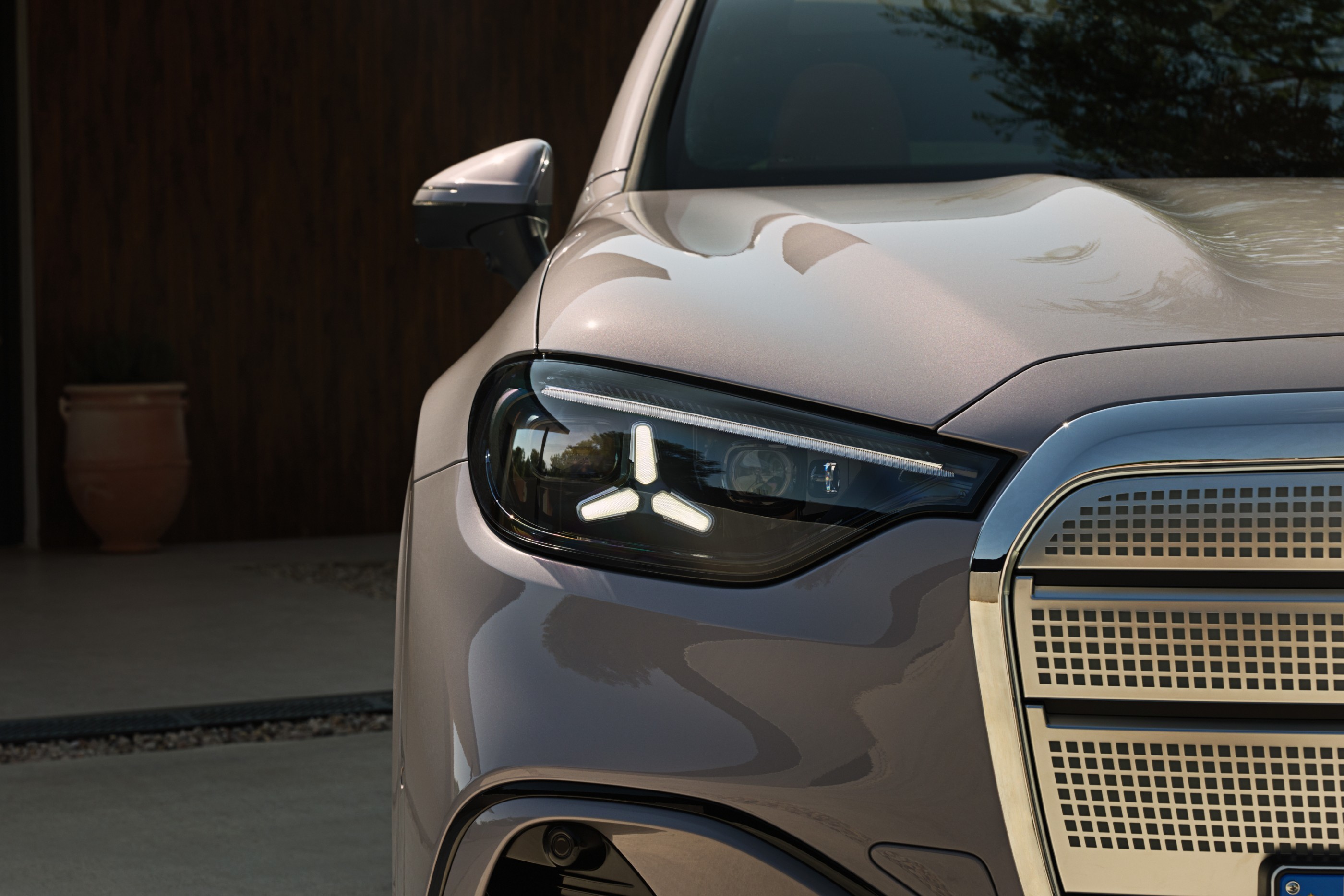 Novo Mercedes-Benz GLC eléctrico ganha mais de 700 km de autonomia