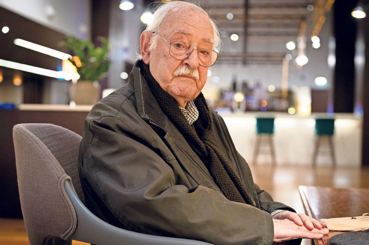 Ruy de Carvalho está internado. Ator de 98 anos sofreu um enfarte, mas filha garante que já está estável