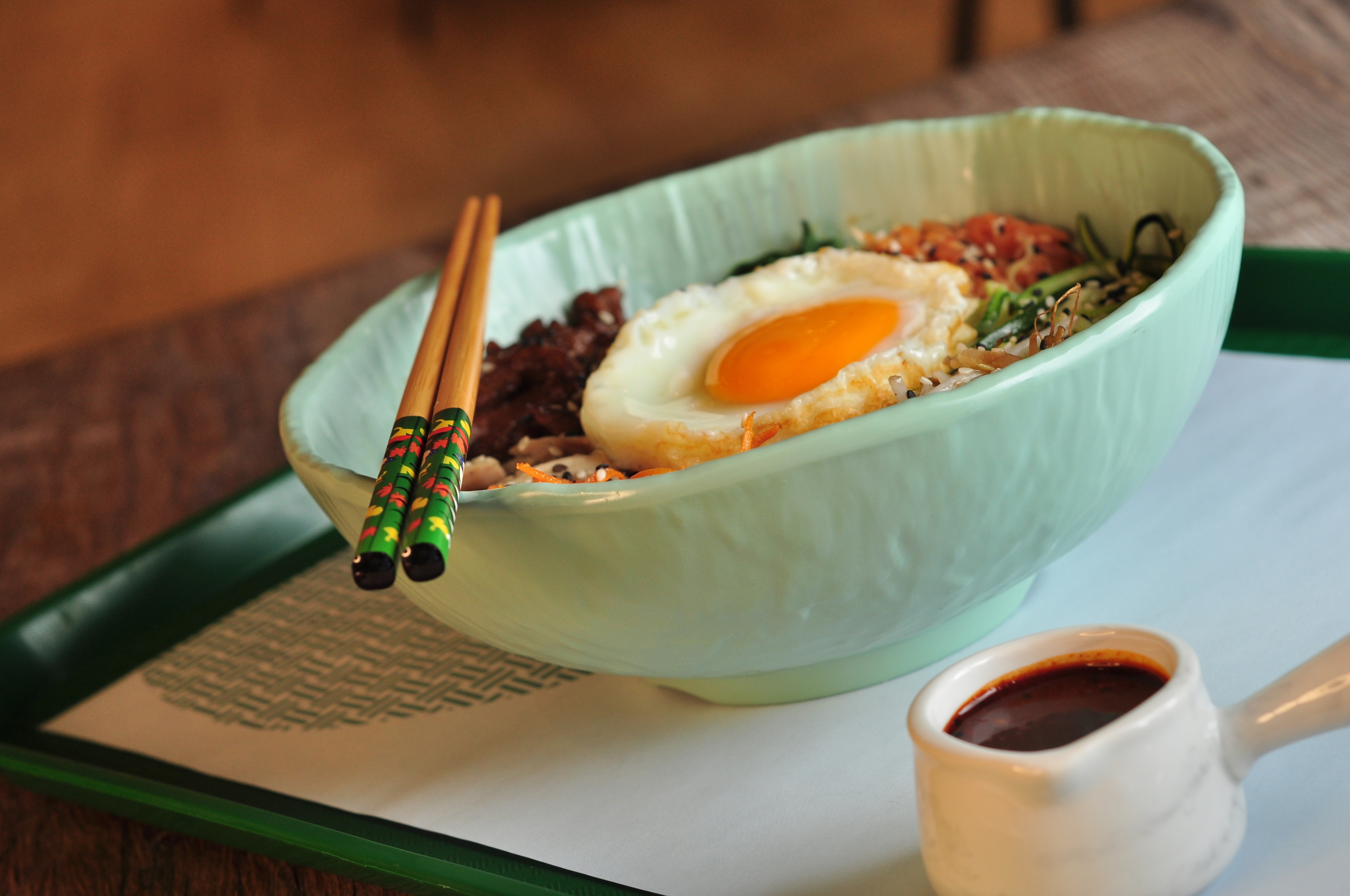 Kuaizi. O novo restaurante que agrada a todos os fãs de sabores asiáticos — e até tem um minimercado