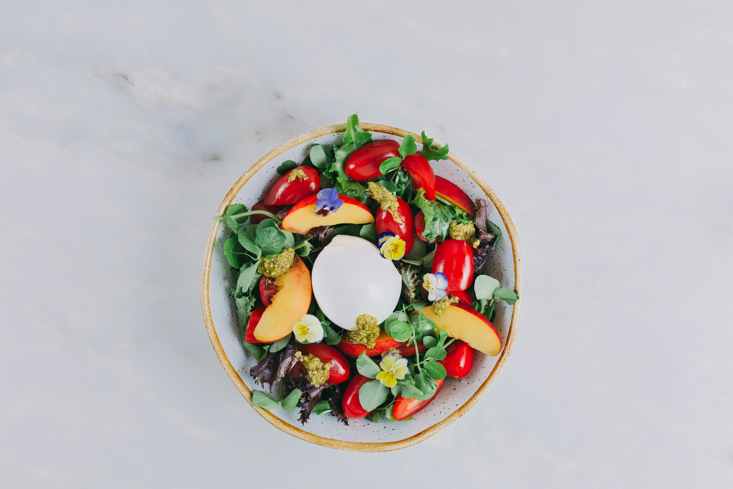 Os novos almoços da Padaria Portuguesa têm burrata e cogumelos ostra à mistura