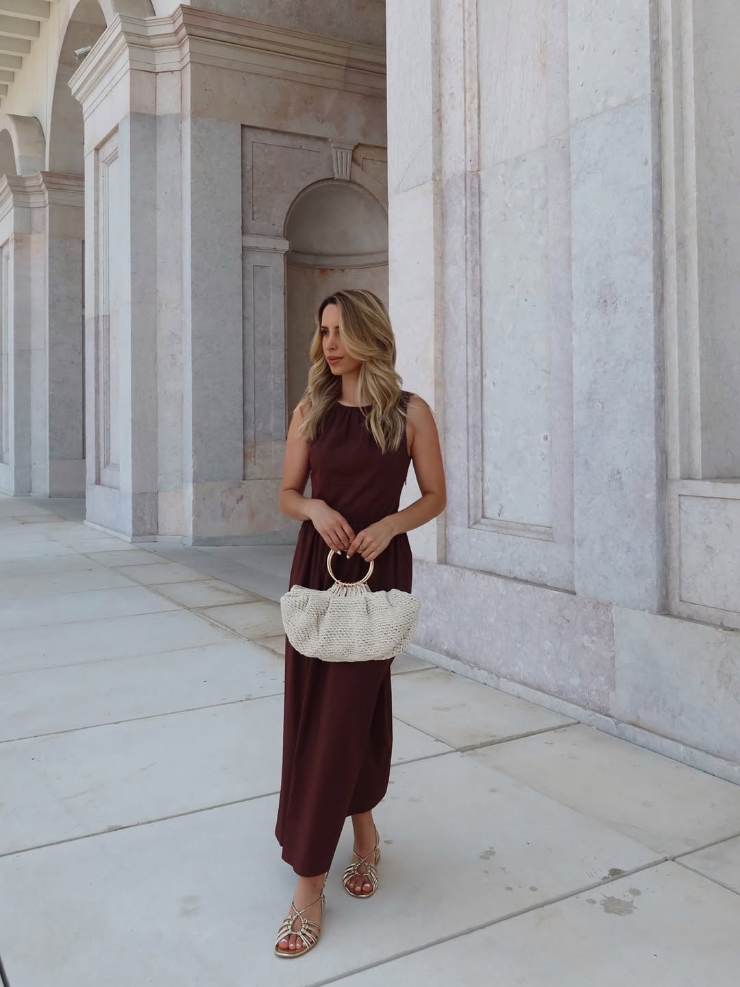 Helena Coelho arrasa com vestido da Parfois perfeito para o verão. Saiba quanto custa a peça