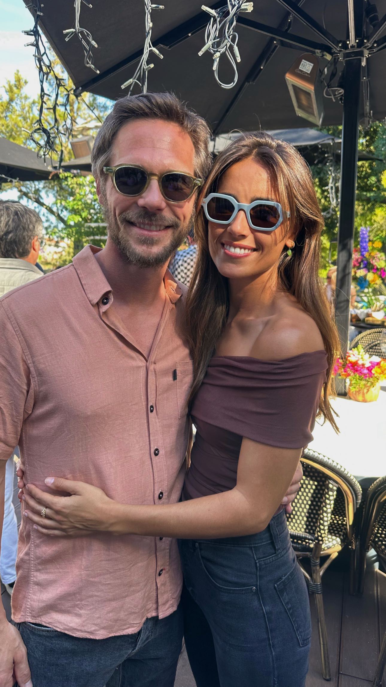 Inês Patrocínio com nova companhia na festa de aniversário da irmã. Veja as fotos dos 36 anos de Sweet Carol