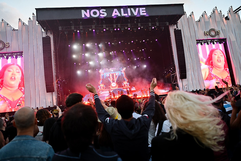 O NOS Alive está a começar. Do cartaz aos acessos, tudo o que precisa de saber sobre esta edição