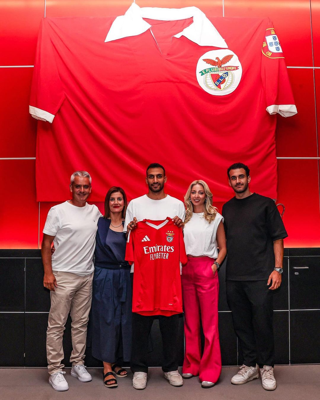 Vangelis Pavlidis é o novo reforço do Benfica. Conheça o amor da vida do grego de 25 anos