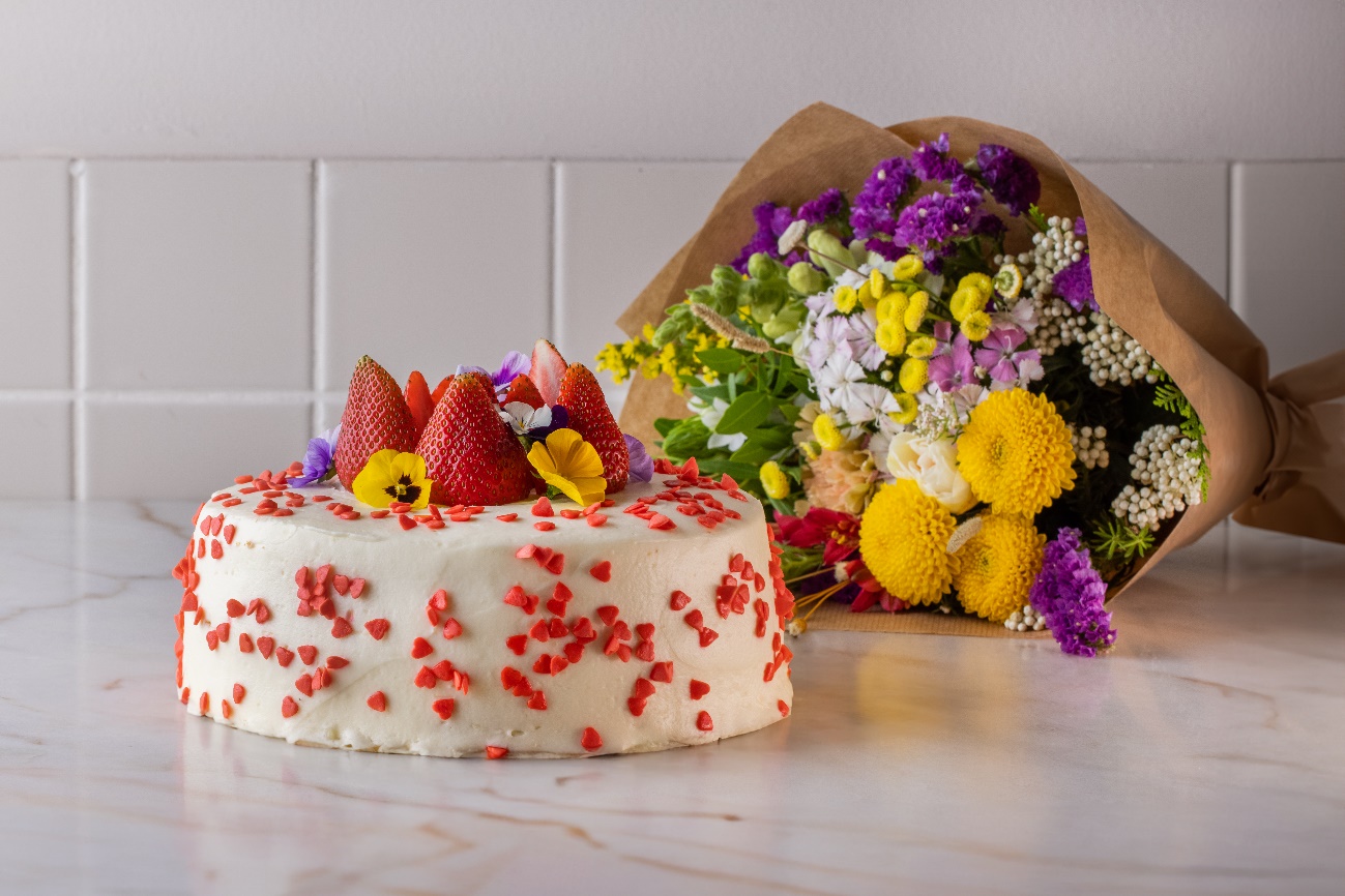 O Dia da Mãe está a chegar. Surpreenda a sua com o bolo ou os ramos de flores d’A Padaria Portuguesa
