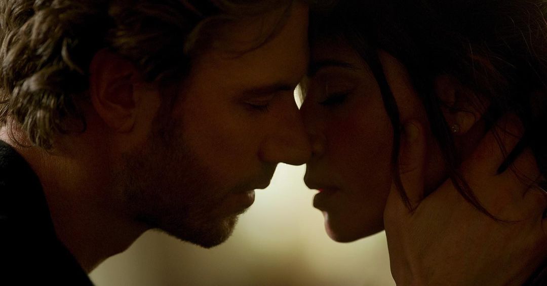 Acabou-se o frio este inverno. A segunda temporada de “Sex / Life” está quase a estrear (vídeo)