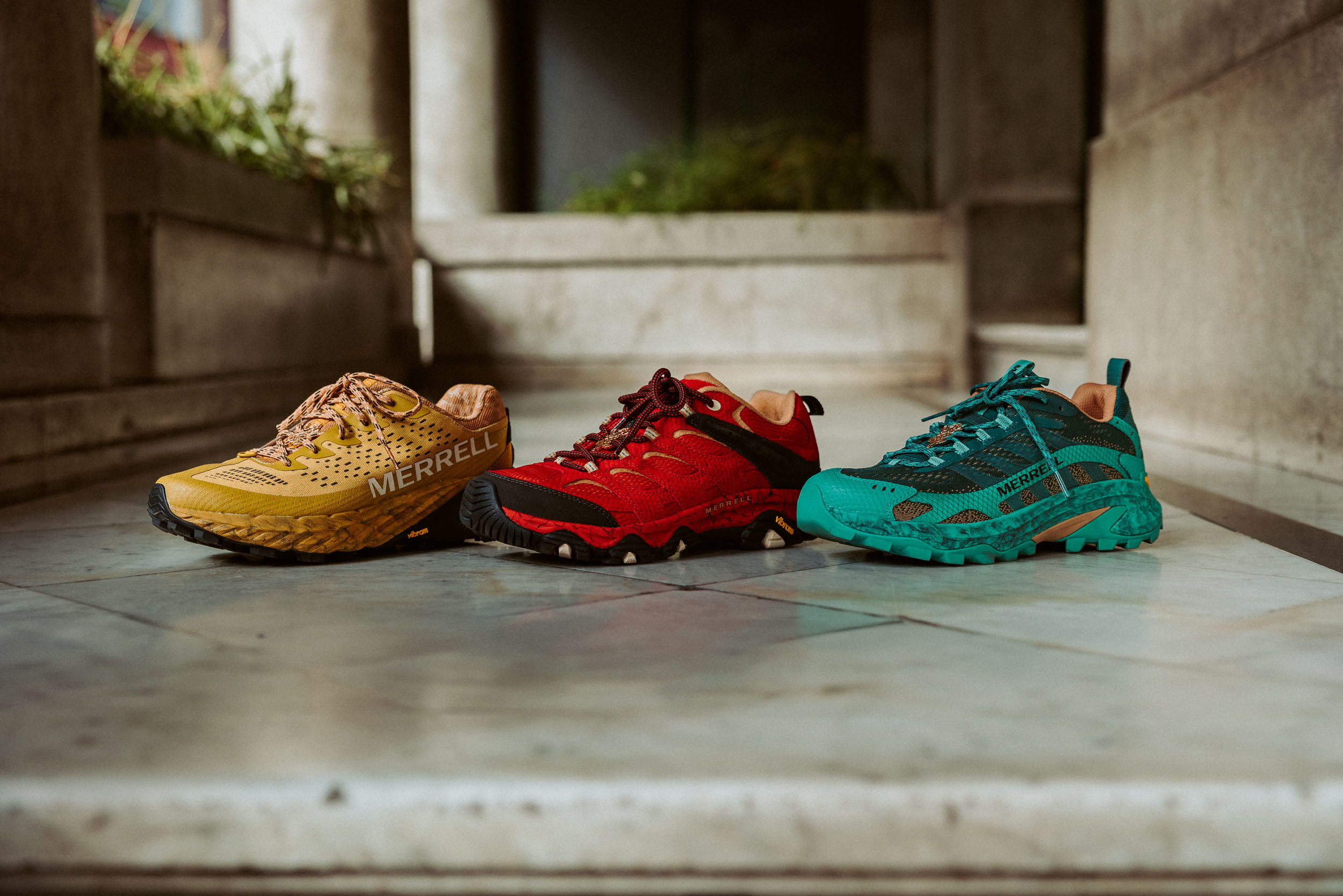 Atenção, fãs de “House of the Dragon”. Os modelos da Merrell inspirados na série estão a chegar