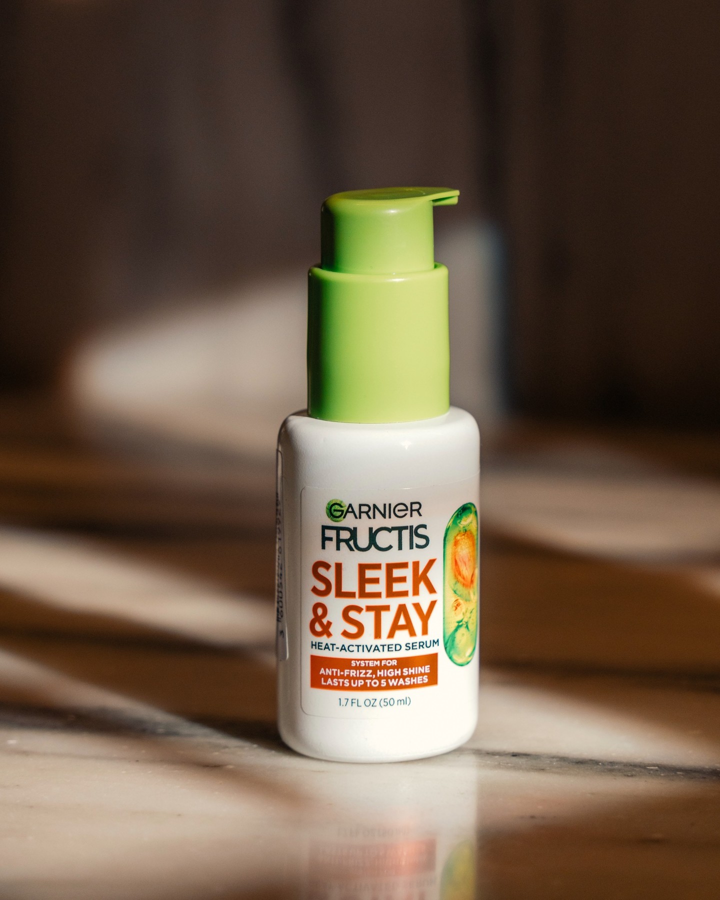 Testámos o sérum de supermercado do momento para um cabelo brilhante e sem frizz. Será que passou no teste?