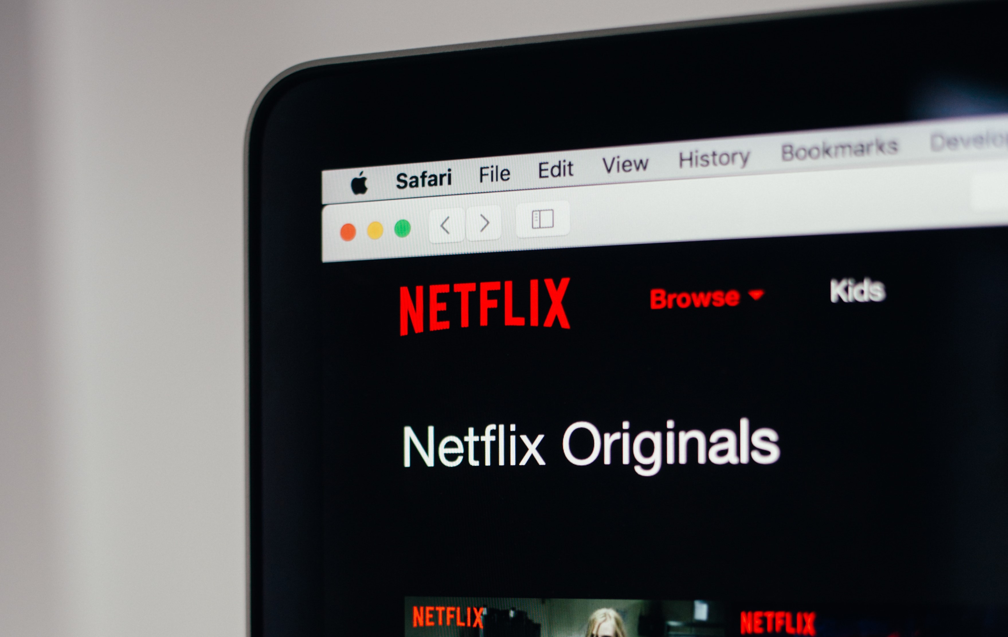 Bruxelas vai obrigar Netflix e Amazon a produzirem mais filmes e séries na Europa