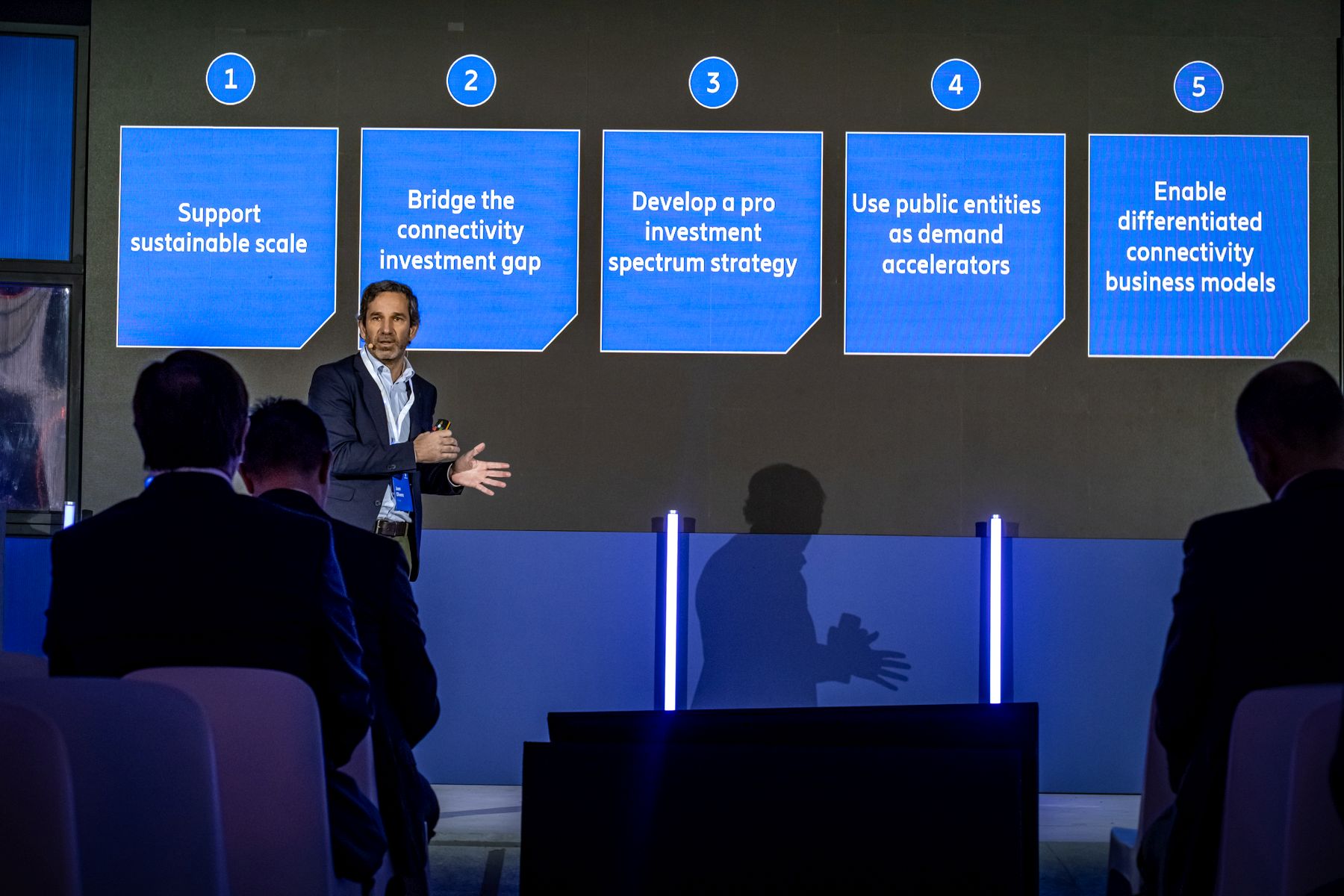 Um ano depois do relatório Draghi “sector das telecomunicações continua em situação difícil”