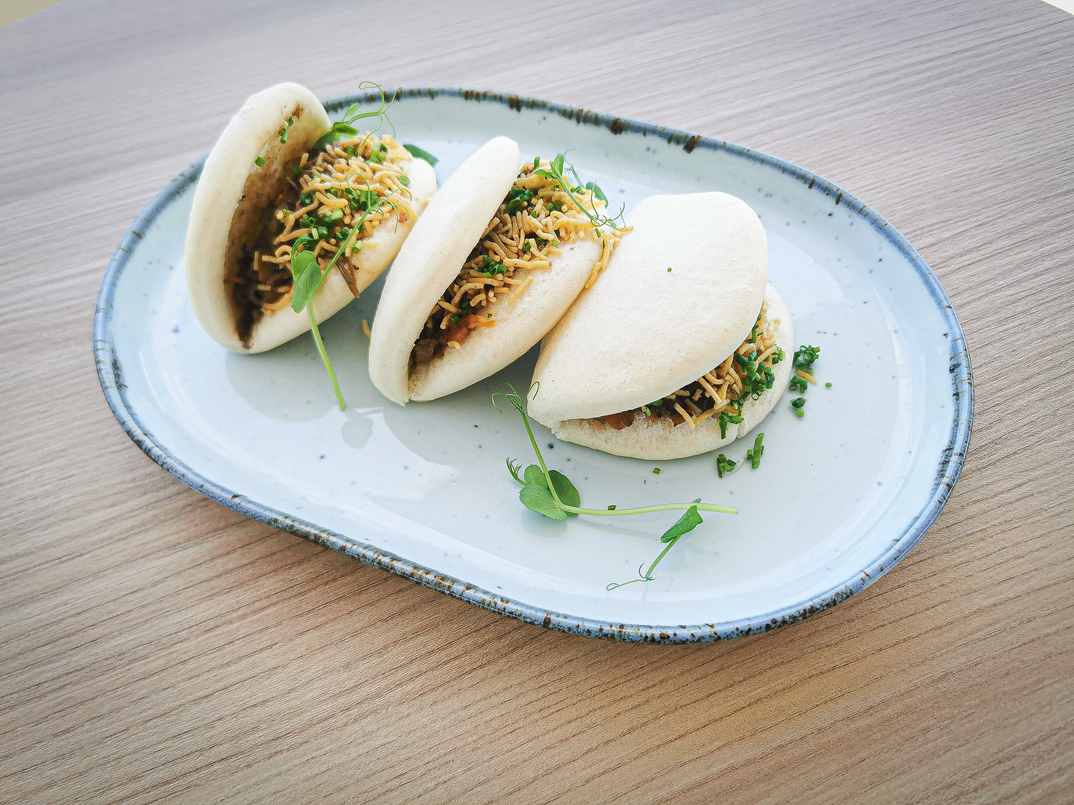 O rooftop deste hotel no Porto tem novidades na carta que são de salivar e chorar por mais