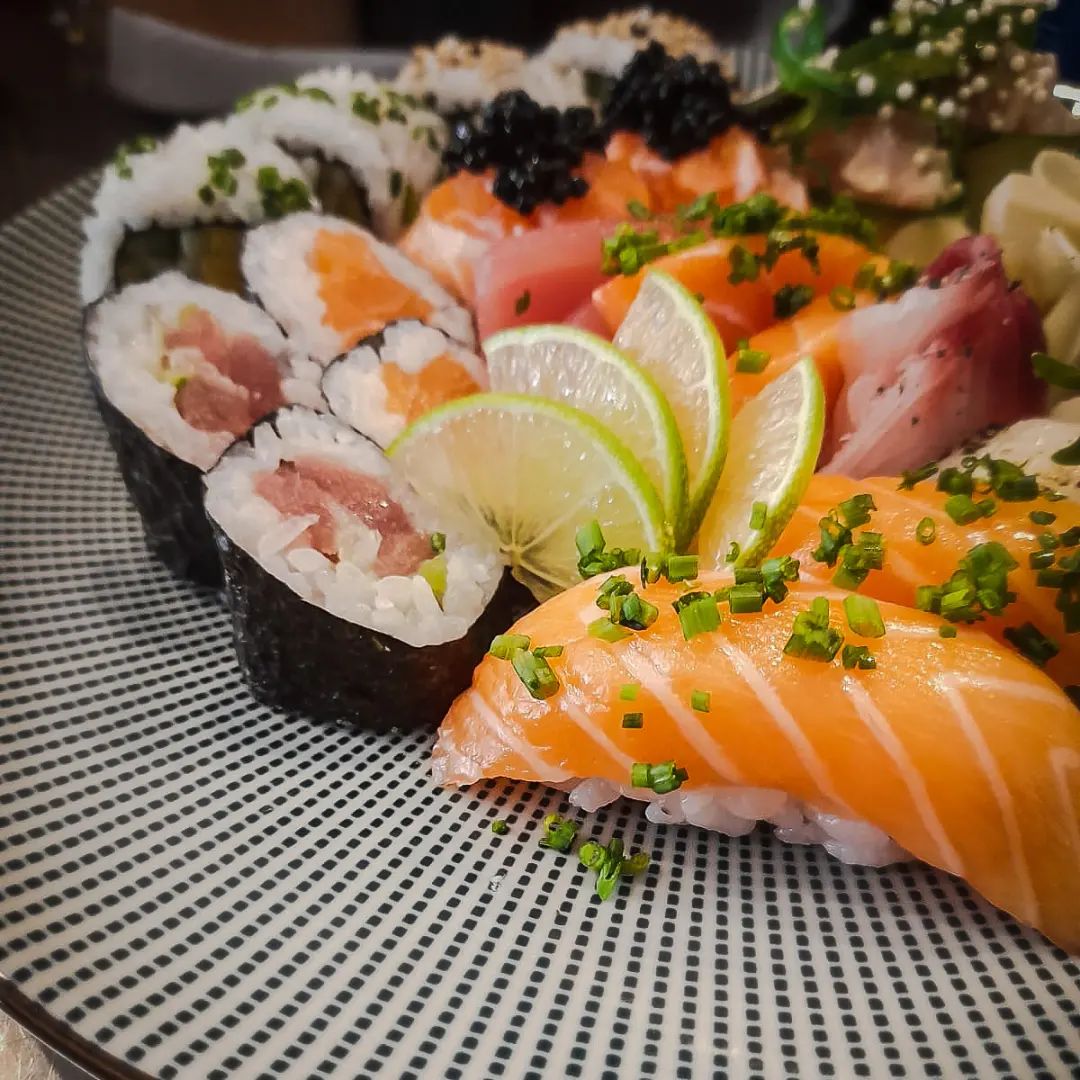 Este novo sushi bar em Setúbal tem tártaros, tatakis e combinados por menos de 20€