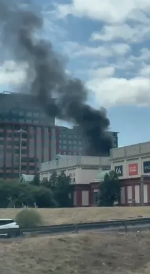 Curto-circuito em quadro elétrico da cobertura gerou “um foco de incêndio” no Colombo. Administração já reagiu