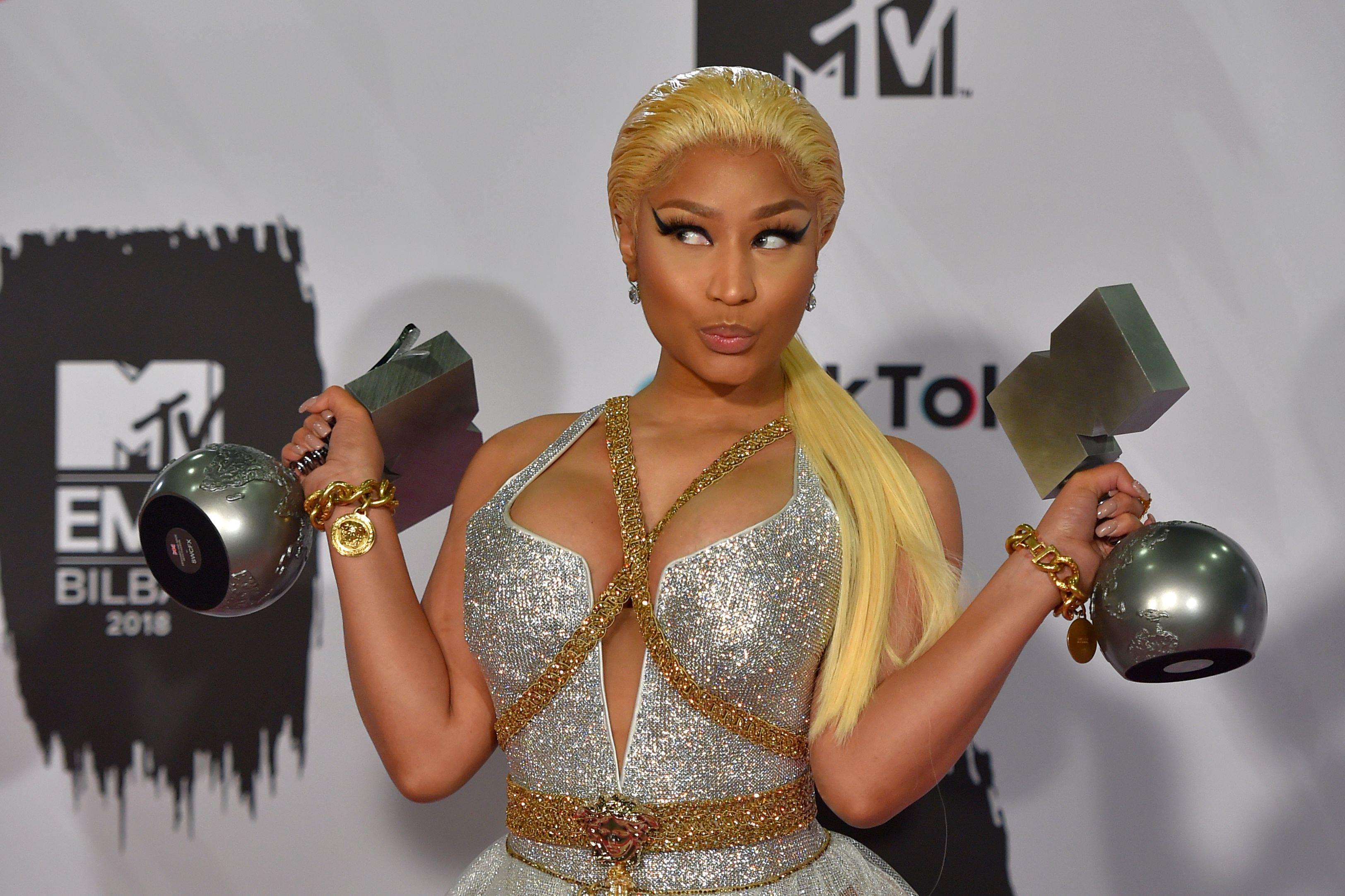 Nicki Minaj diz que pode deixar de usar o Instagram