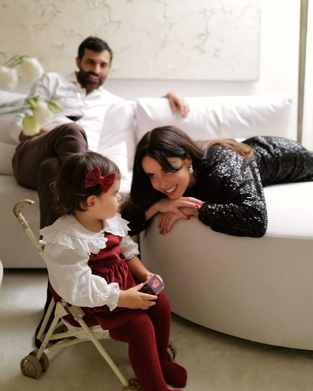 Catarina Gouveia lança livro sobre maternidade “escrito para todas as mulheres, folha a folha, para ser uma companhia amiga”