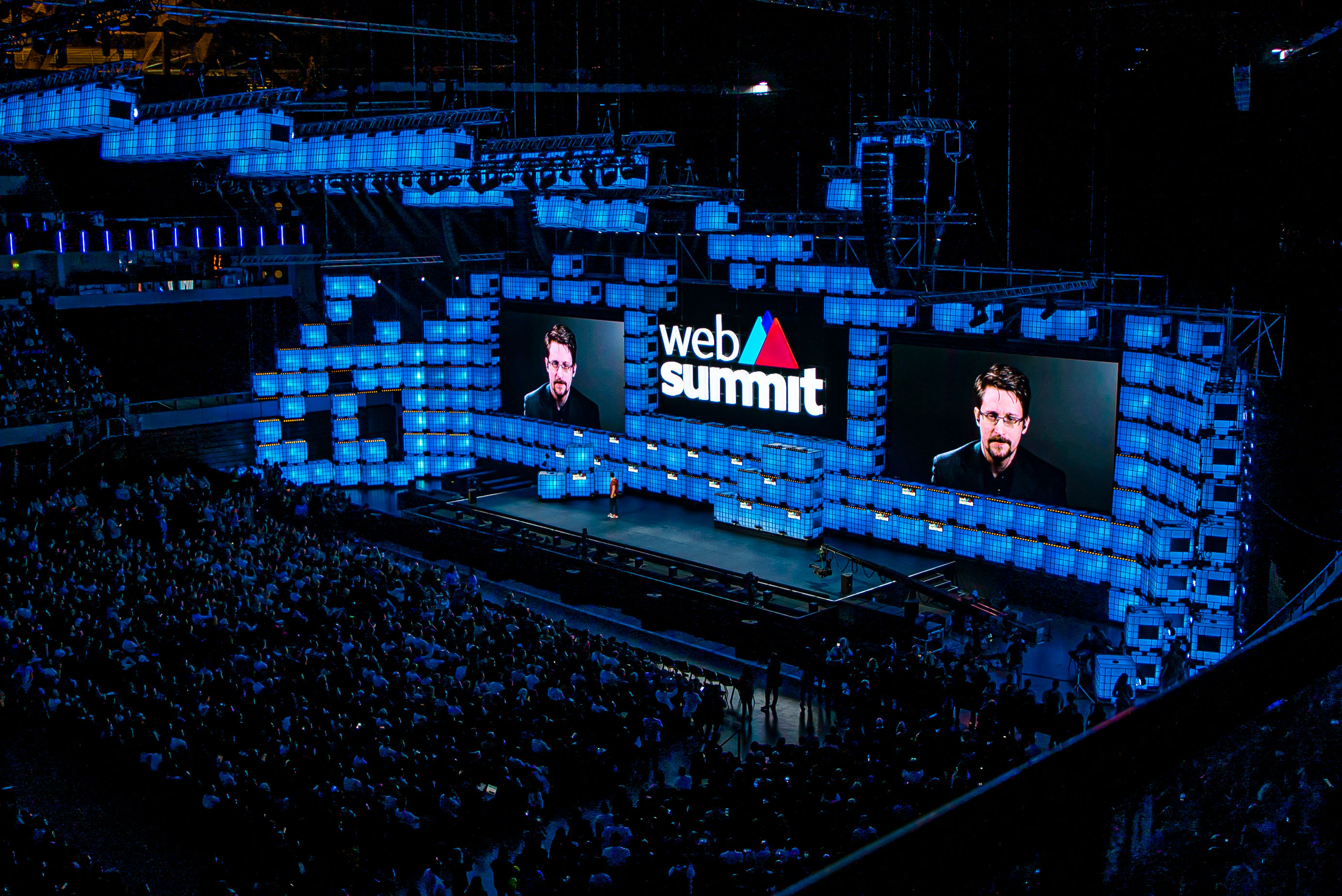 Uma app para o ciclo menstrual, Edward Snowden e o filho de Will Smith. 3 coisas incríveis do 1.º dia da Web Summit