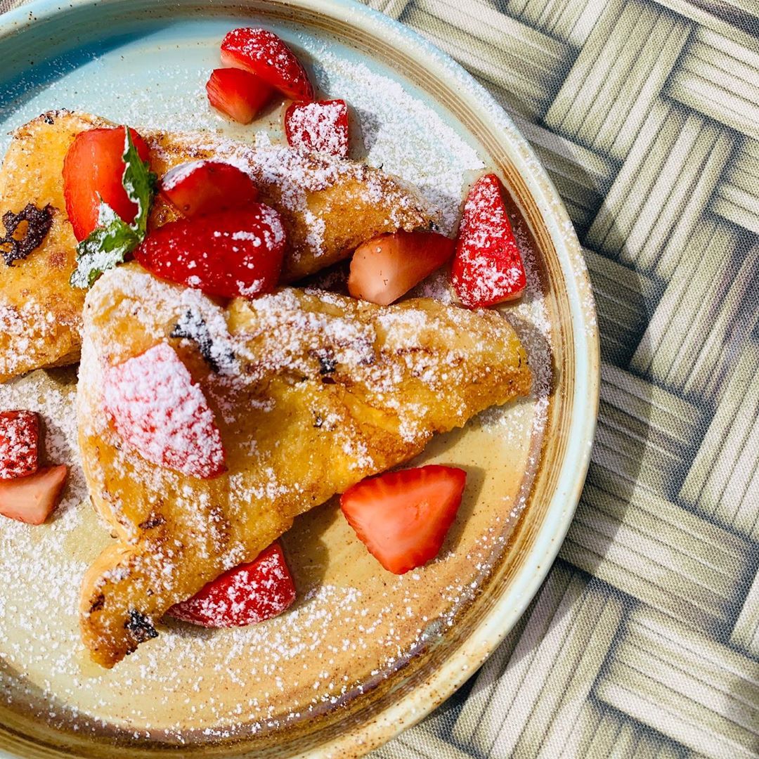 Vila Nova de Gaia tem um novo brunch — com french toast e espumante
