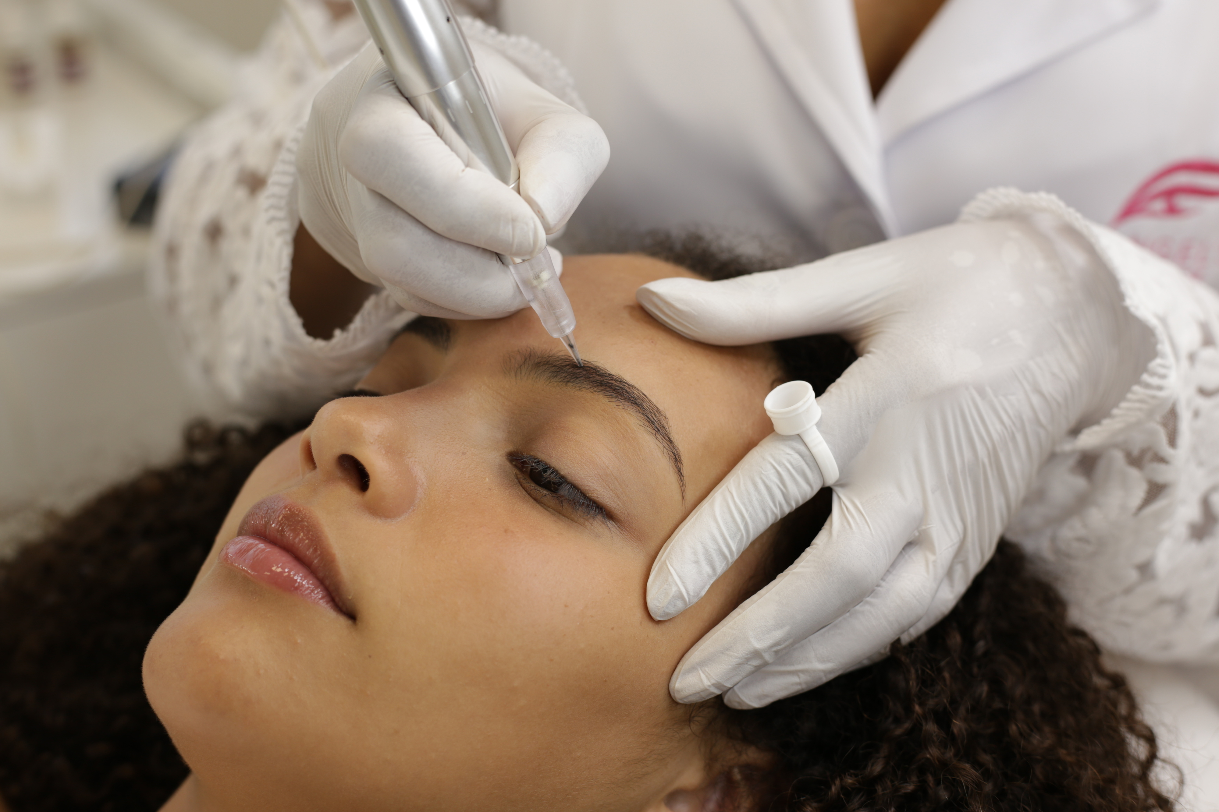 Micropigmentação: saiba o que é, para que serve e de que forma é feito