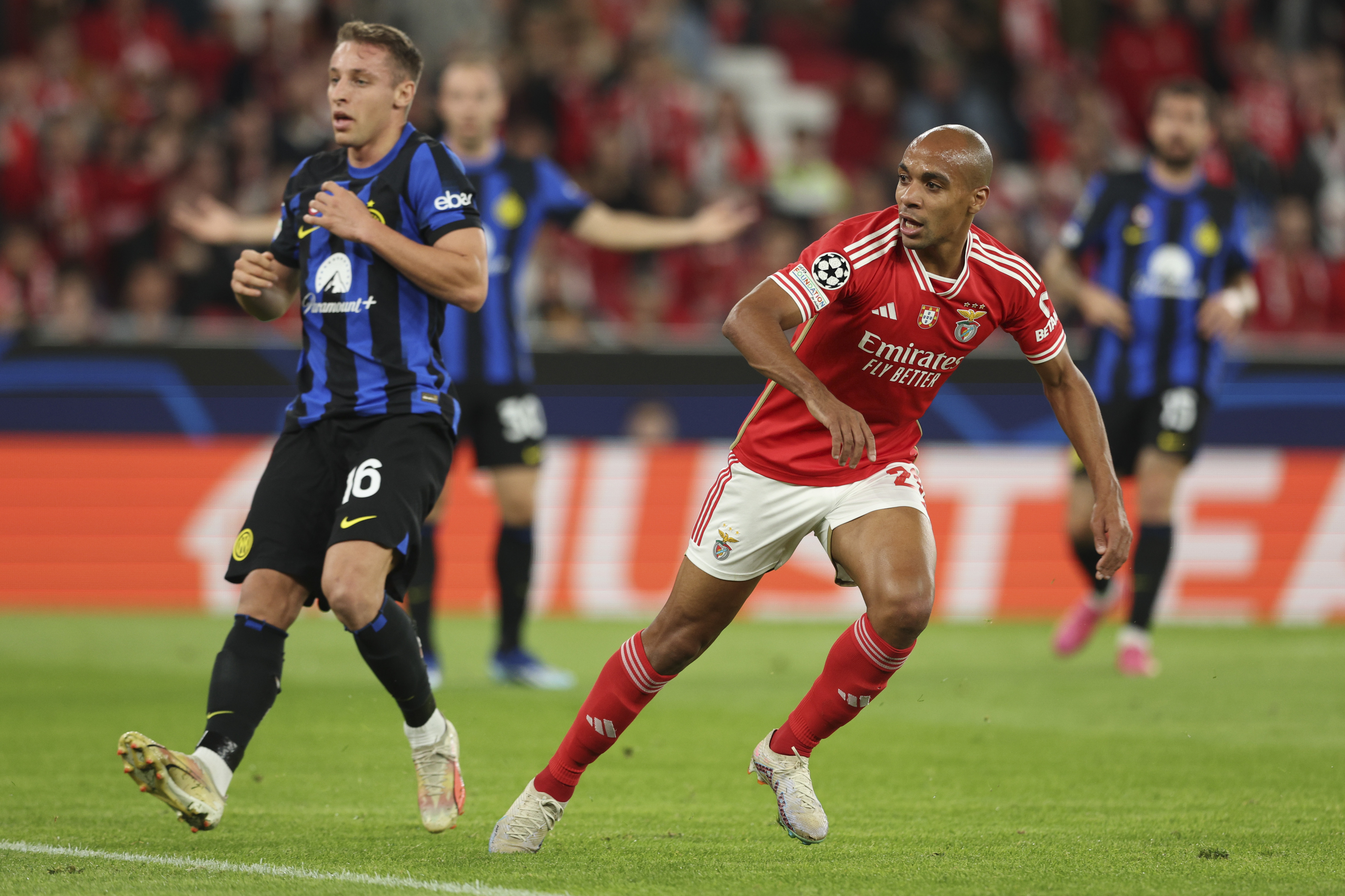 Benfica fora da Liga dos Campeões após empate frente ao Inter - SIC Notícias