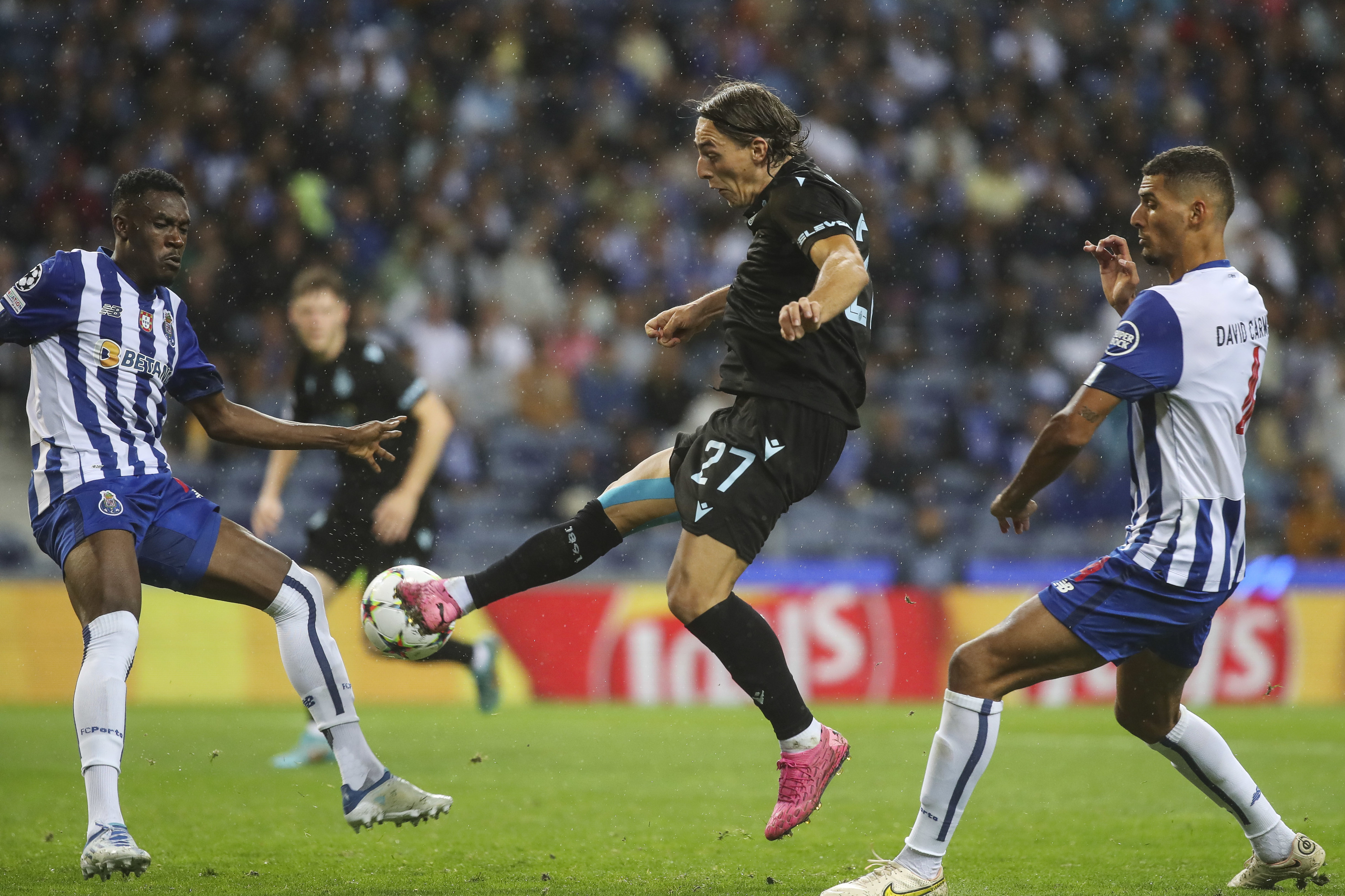 Porto 🆚 Club Brugge, Dragões levam Sowah do campeão belga 🥶