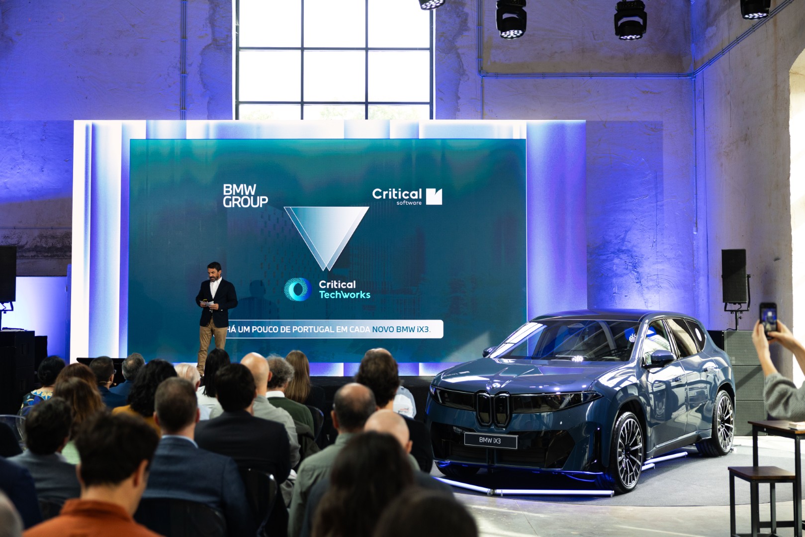 BMW revela o novo iX3 com mais de 800 km de autonomia e software desenvolvido em Portugal