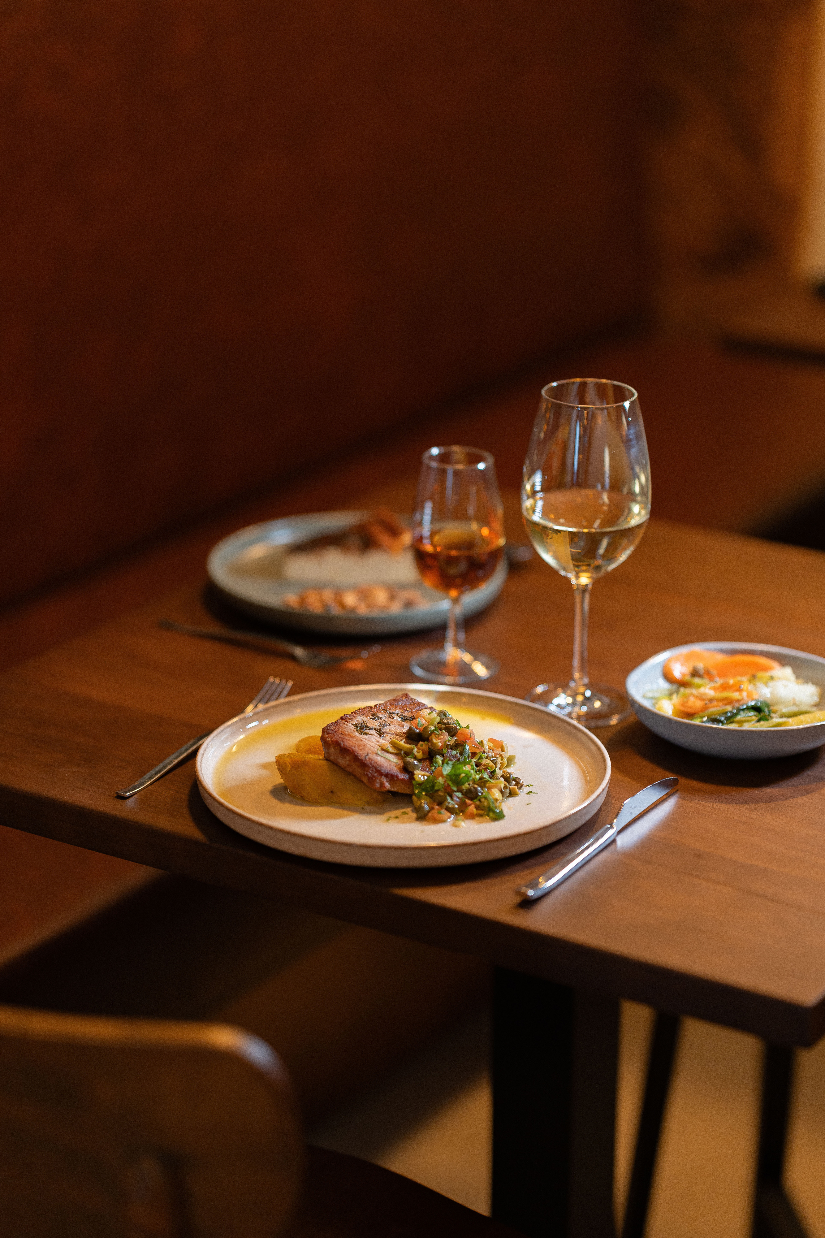 Jaket. Na nova taverna típica madeirense do Funchal há clássicos como carne em vinha d’alhos e espada com banana