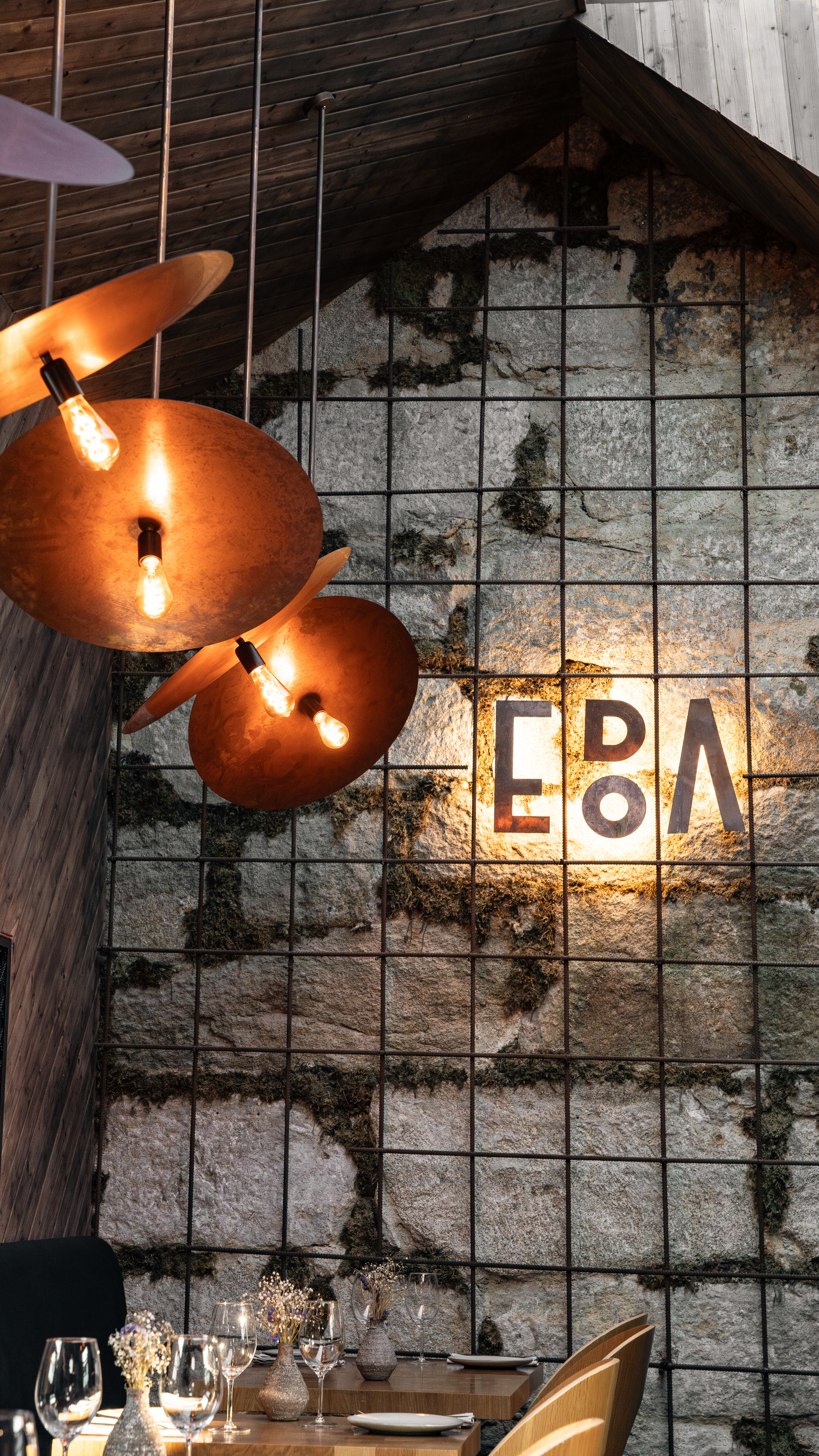 Da açorda de lula ao arroz doce de manjericão, o Esquina do Avesso é o restaurante ideal para sair da rotina