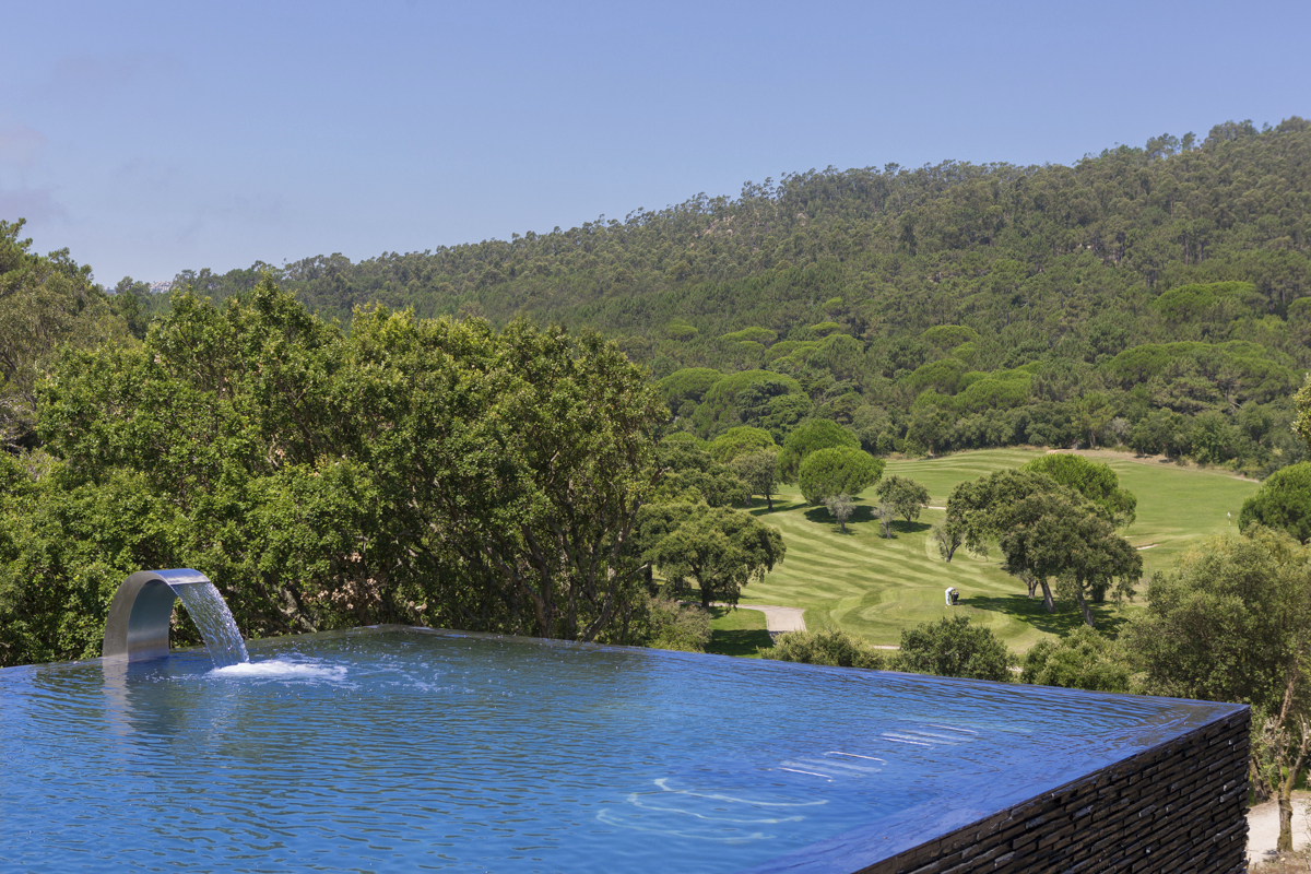 No Penha Longa, as crianças comem e dormem sem pagar e os adultos fazem degustação de vodka