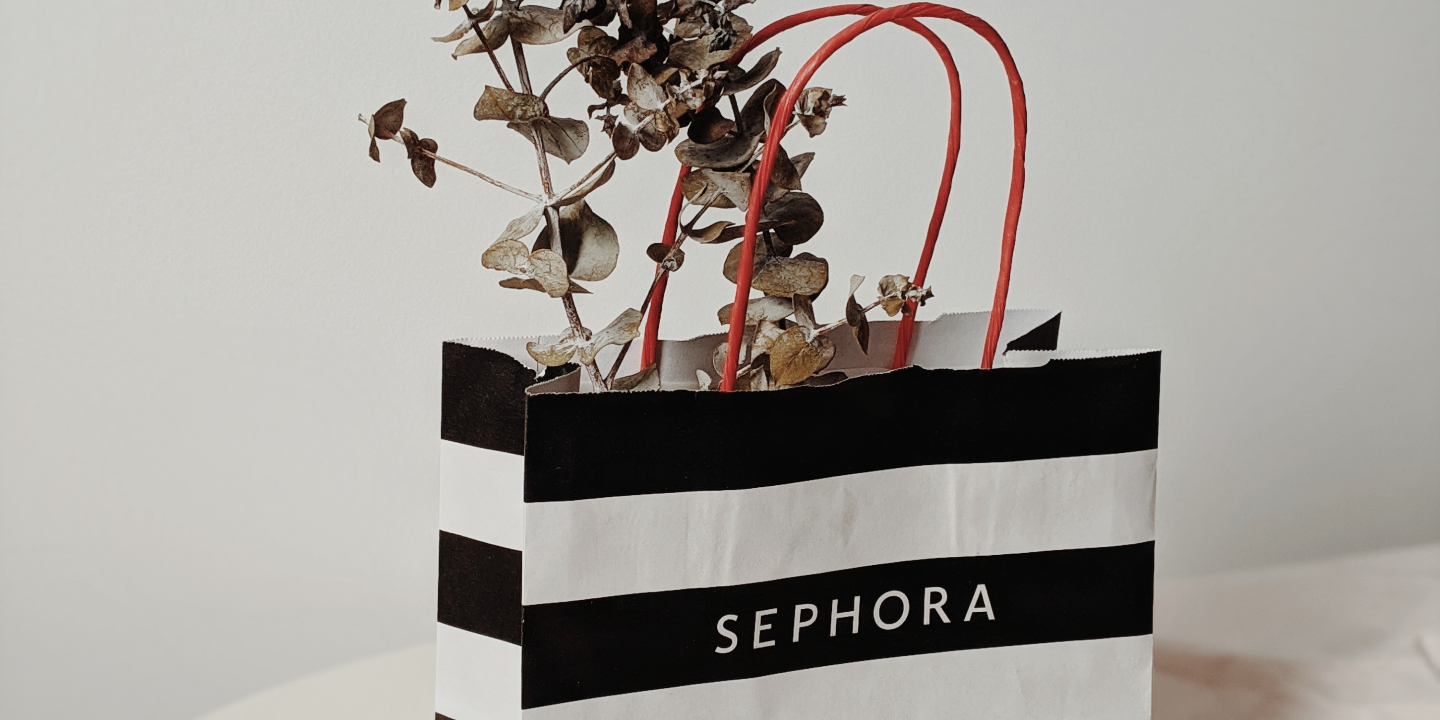 Sephora. Agora pode fazer compras por telefone e até pedir dicas às conselheiras de beleza