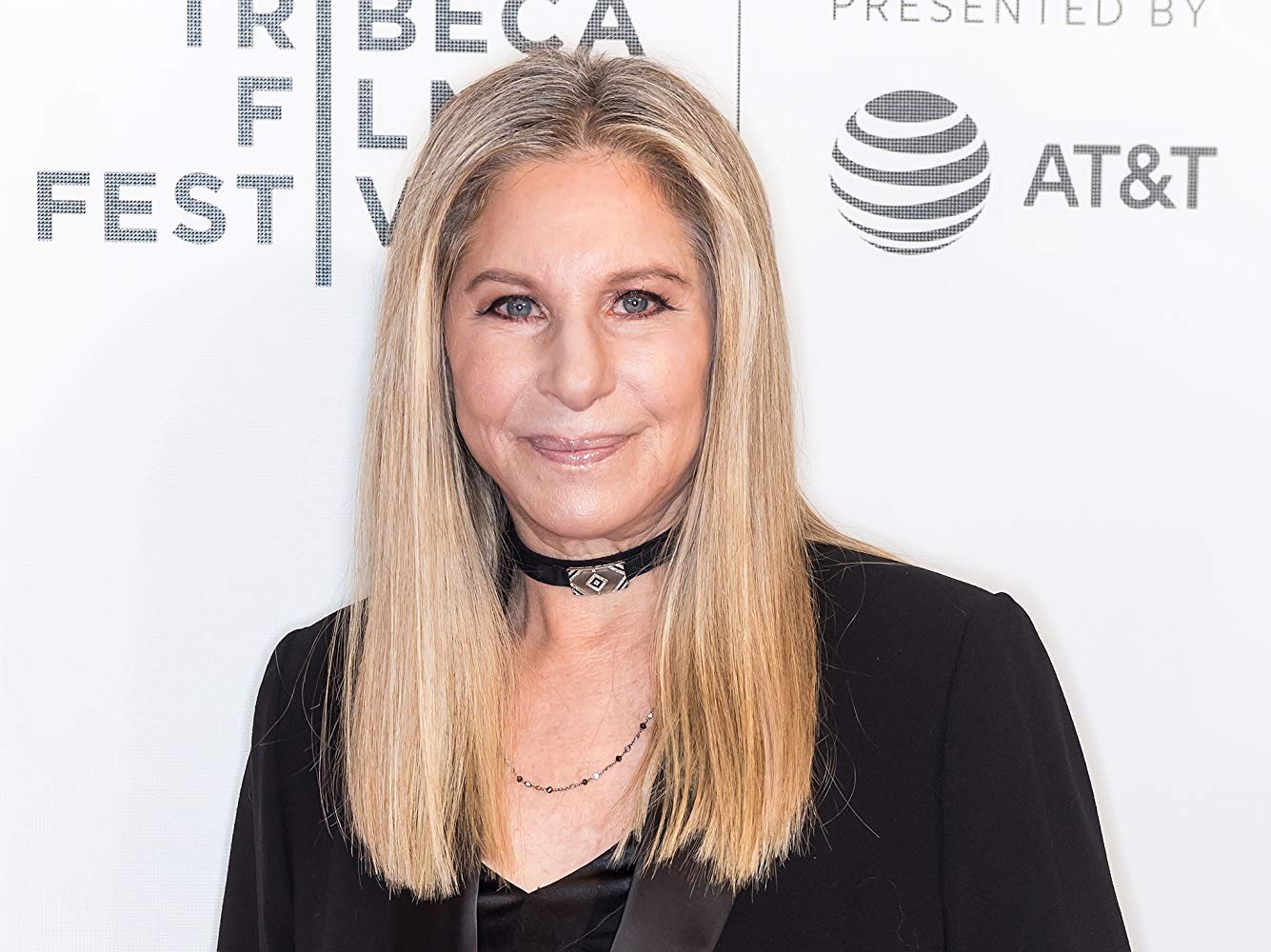 Barbra Streisand sobre Michael Jackson: “Culpo os pais, que permitiram que os filhos dormissem com ele”