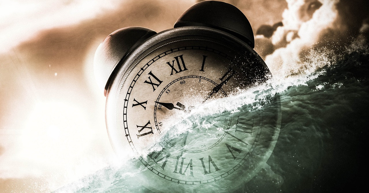 Nunca perca a noção do tempo com a ferramenta online Alarm Clock Tab