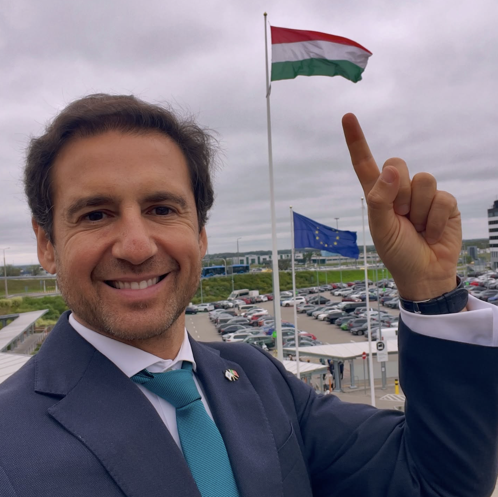 Deputado do Chega fez castração ilegal a gato na sede do partido. Entenda o que se passou   